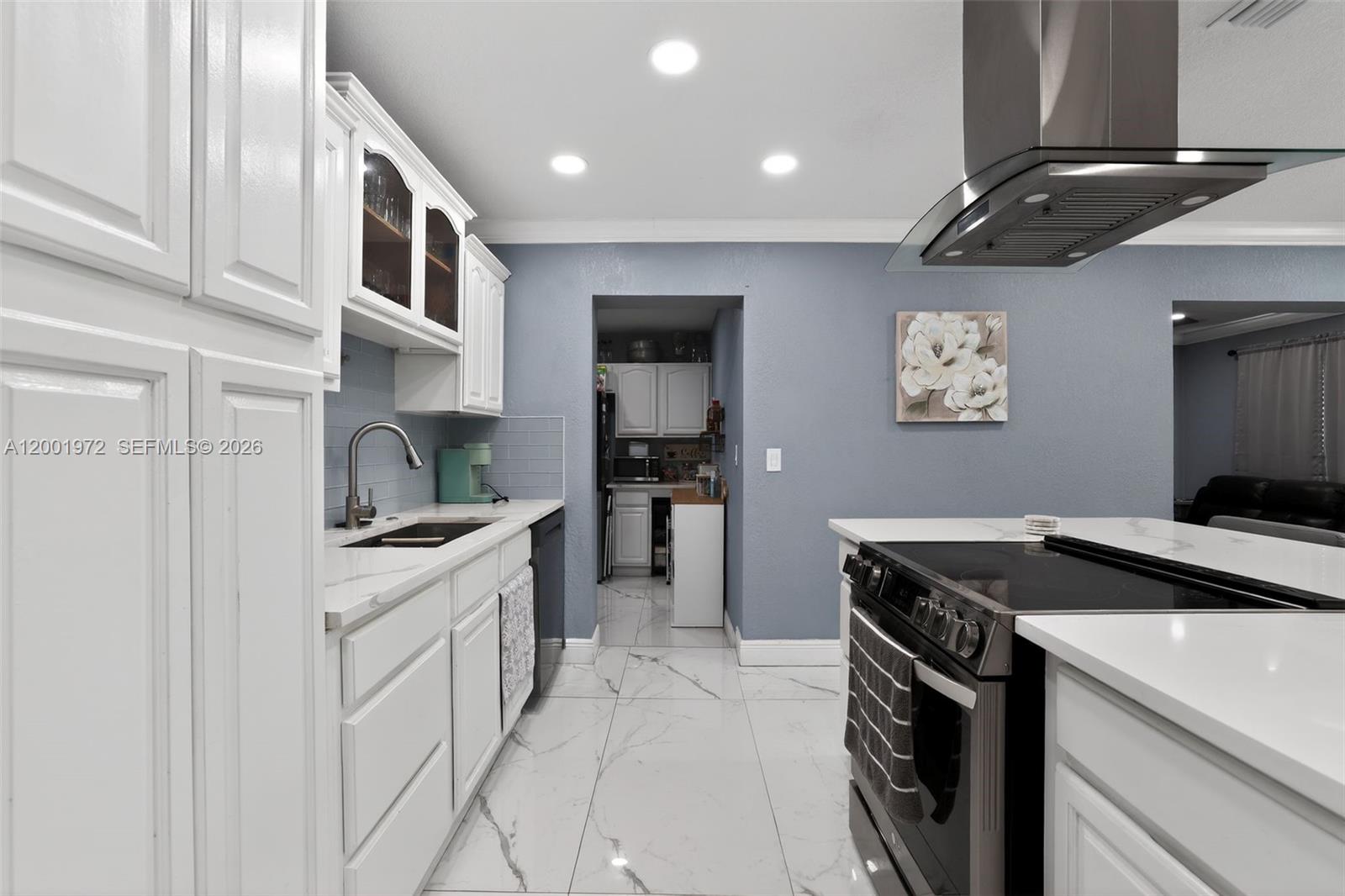 Homes for sale in Tampa, FL | 10414 N 50Th St, Tampa, FL 33617 | MLS# A12001972