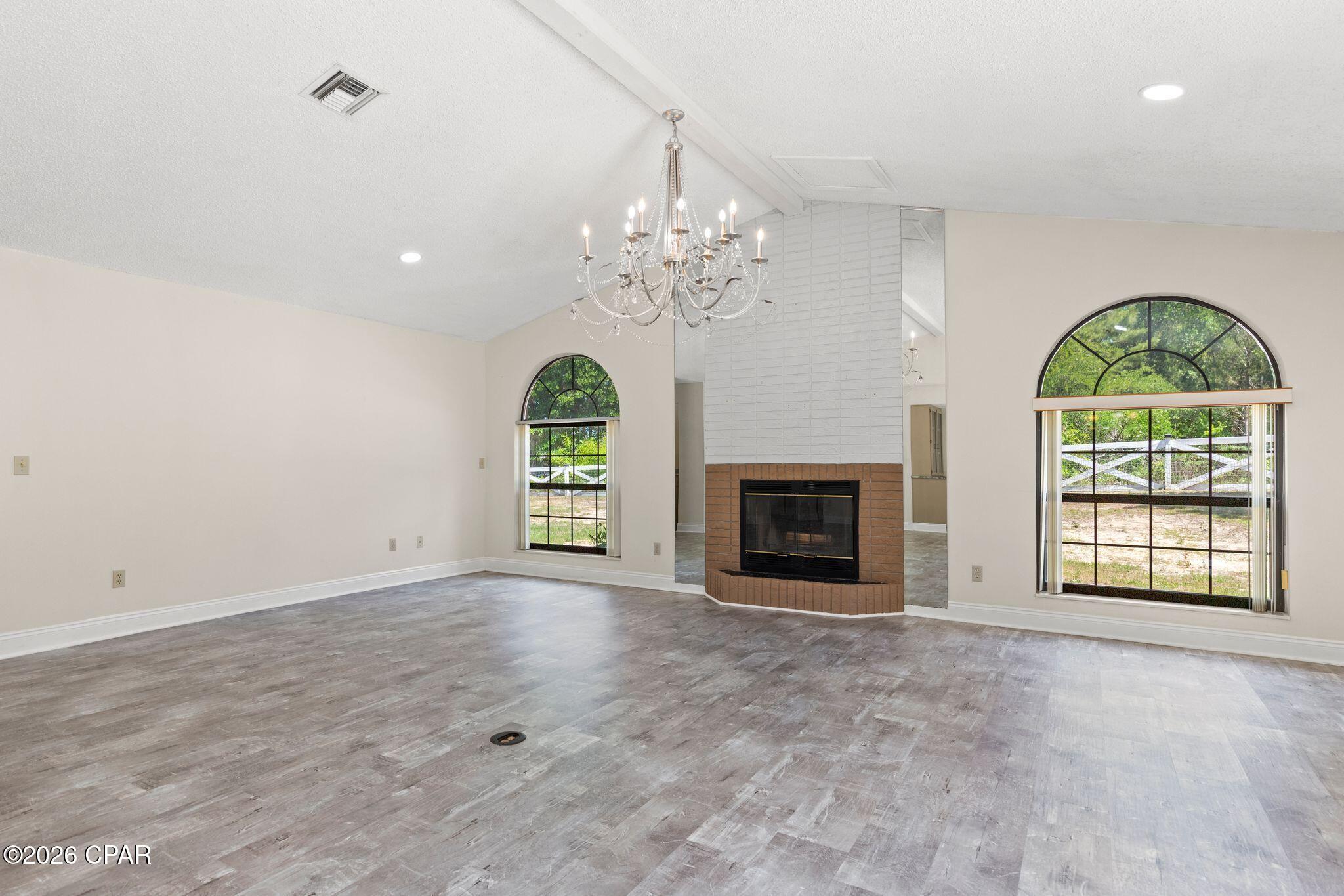 Image 11 For 2199 Sunny Hills Boulevard