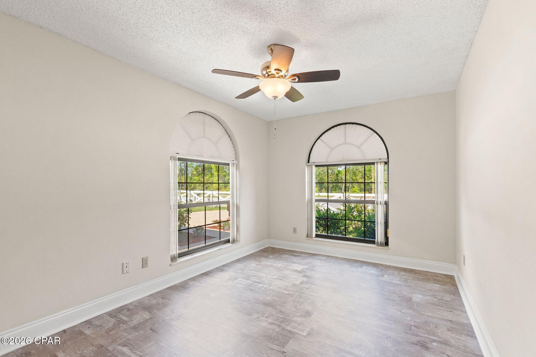 Image 20 For 2199 Sunny Hills Boulevard