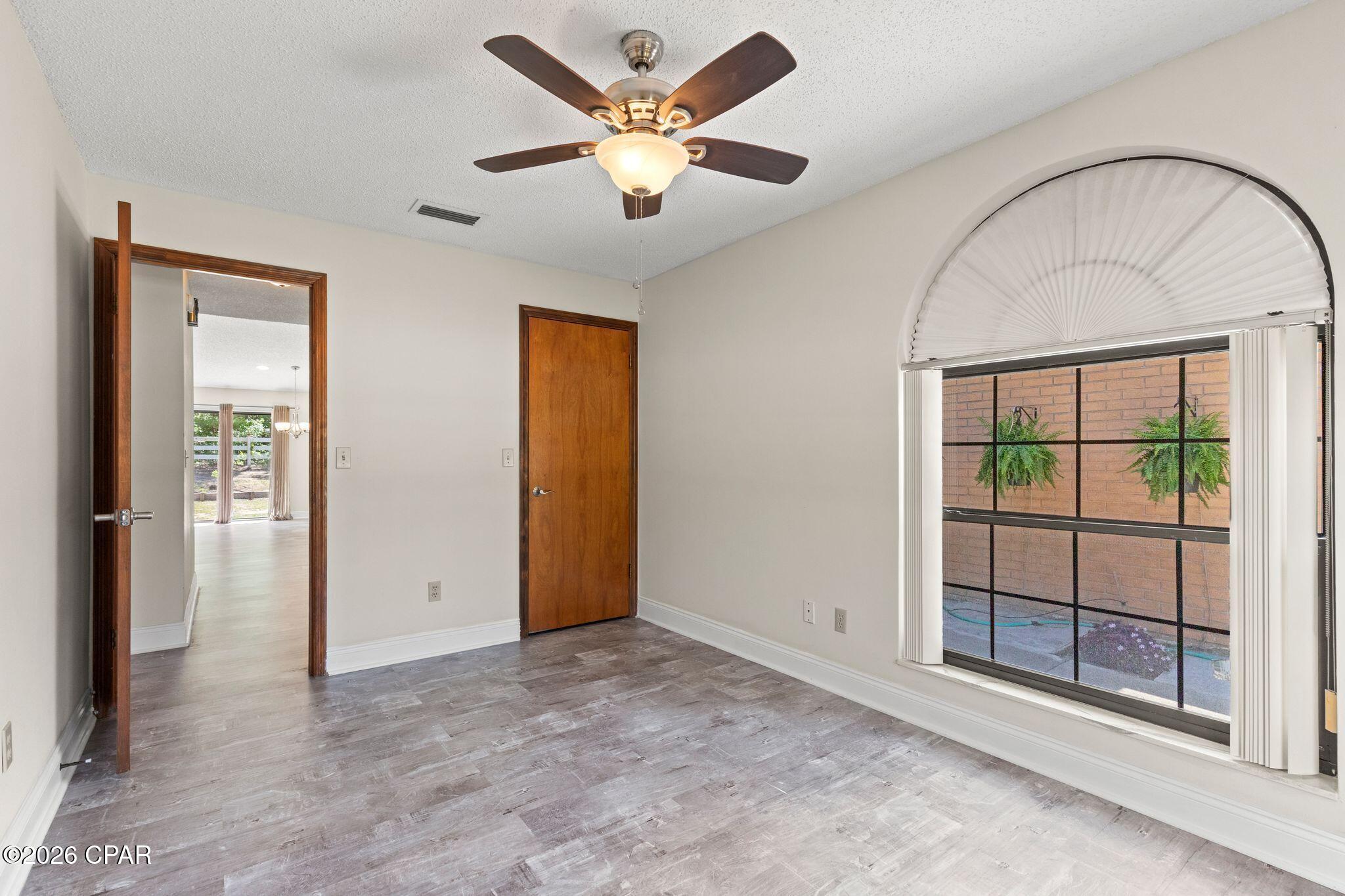 Image 21 For 2199 Sunny Hills Boulevard