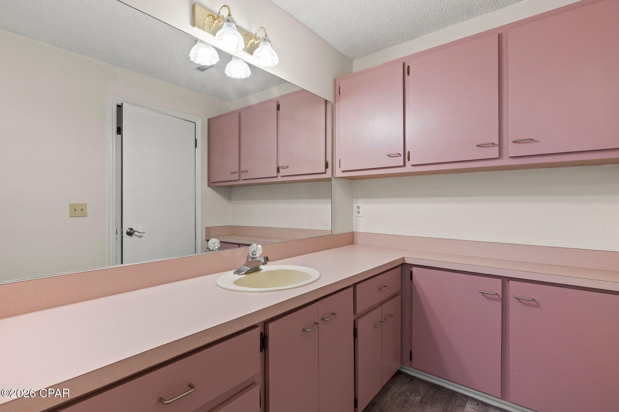 Image 25 For 2199 Sunny Hills Boulevard