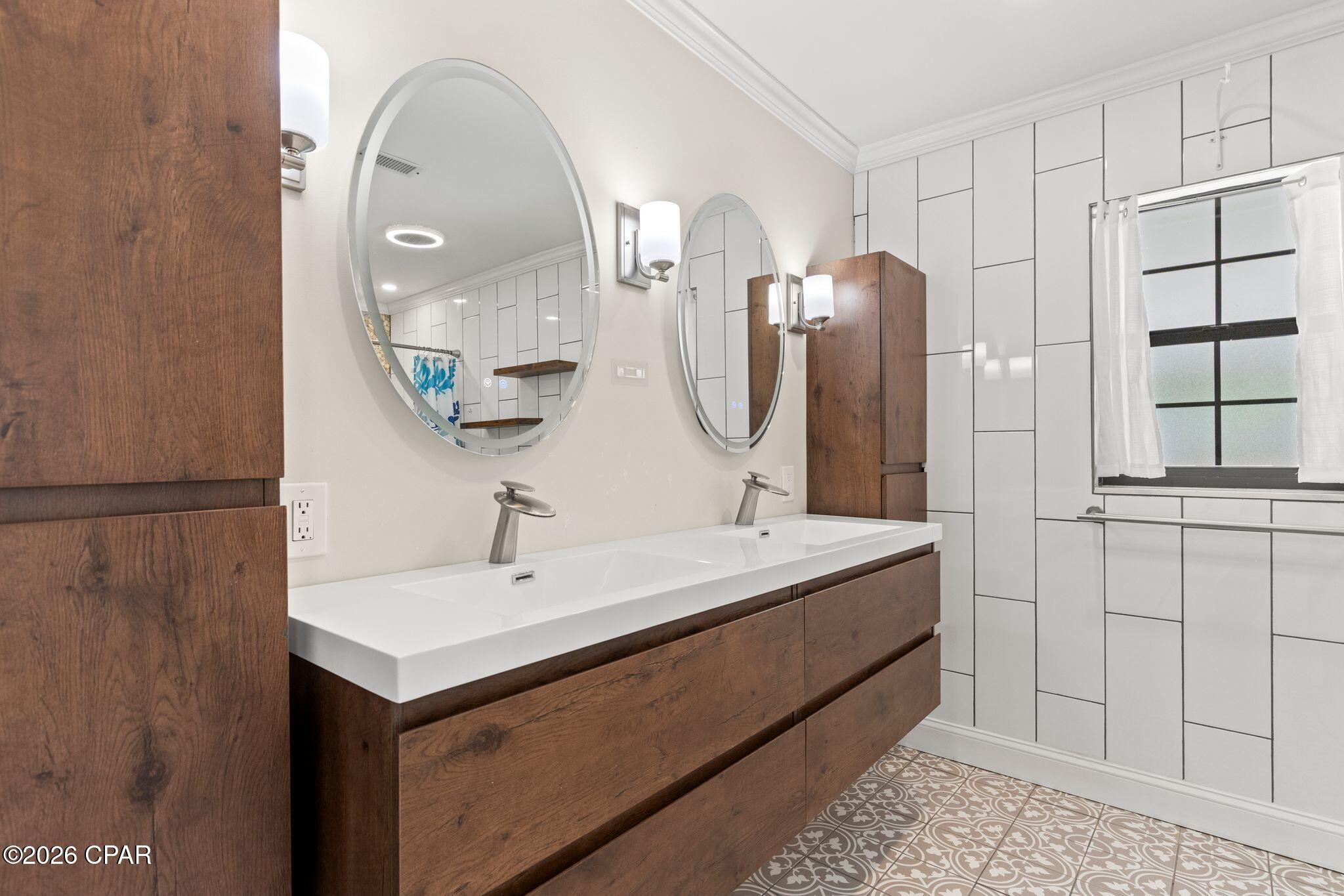 Image 29 For 2199 Sunny Hills Boulevard