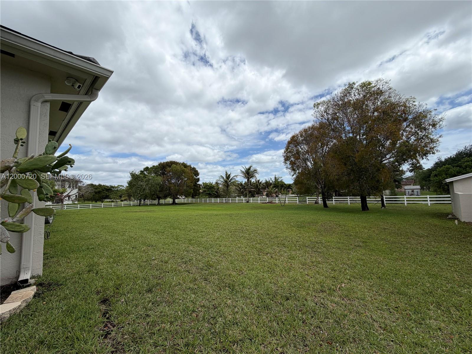 Homes for sale in Southwest Ranches, FL | 4810 Sw 198th Ter, Southwest Ranches, FL 33332 | MLS# A12000720