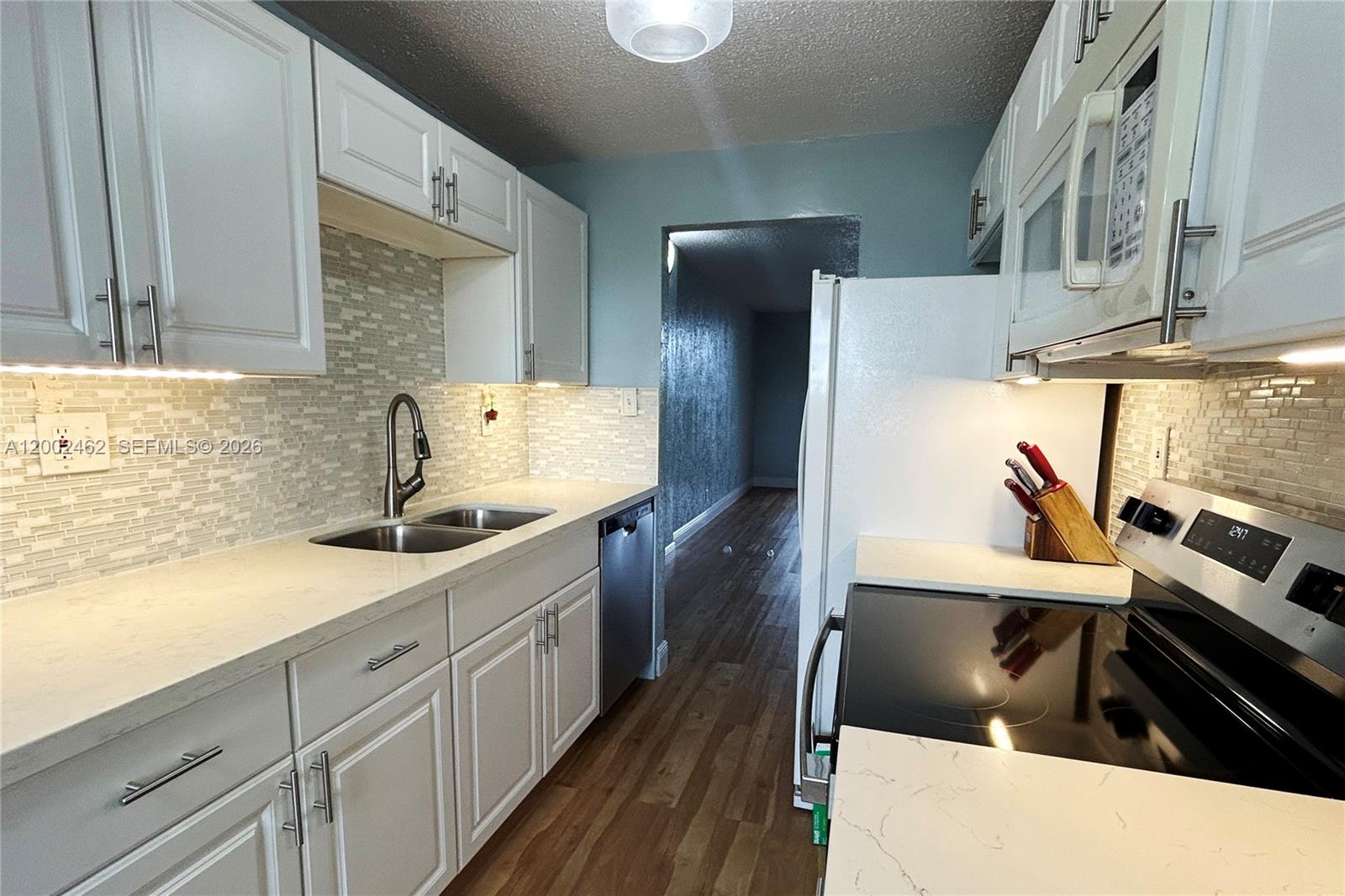 Homes for sale in Lauderdale Lakes, FL | 3121 Nw 47Th Ter #416, Lauderdale Lakes, FL 33319 | MLS# A12002462
