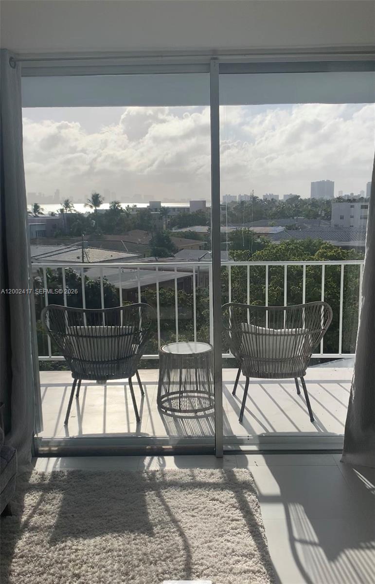 Priced to sell! Renovated 1 Bedroom apartment with amazing views of the Biscayne Bay and it's Sunsets. The apartment features modern tile through out, an updated kitchen and bathrooms and a private balcony. One covered and secure parking spot comes with the unit. The building has a pool, a small gym and a secure lobby. No renting for the first year of ownership.
