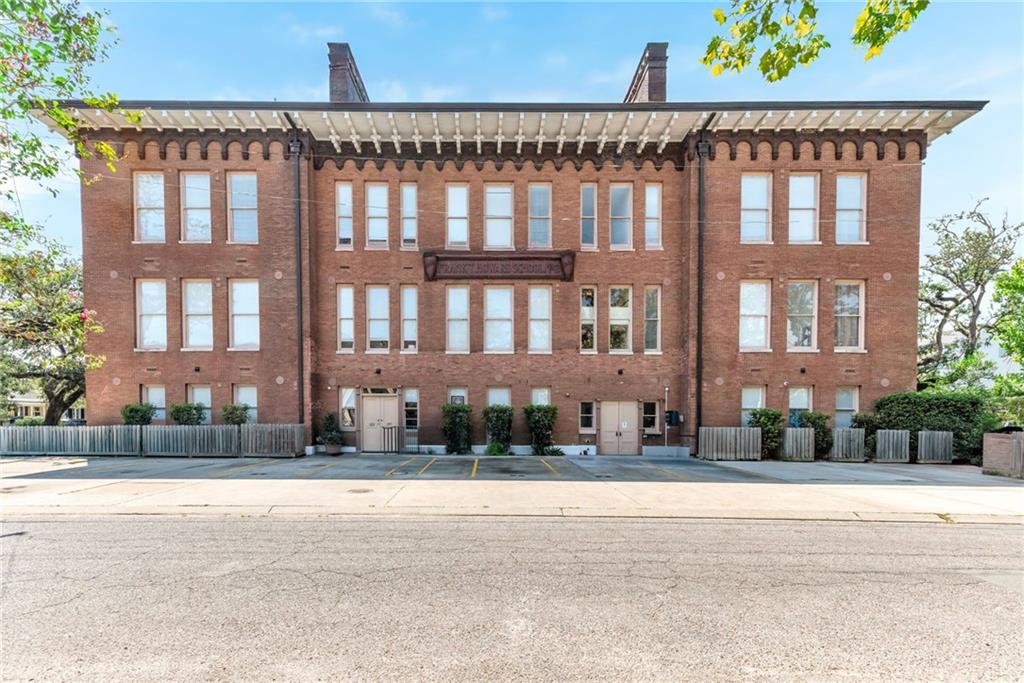 3601-camp-st-103-new-orleans-la-70115/hzid_2b1ff37d