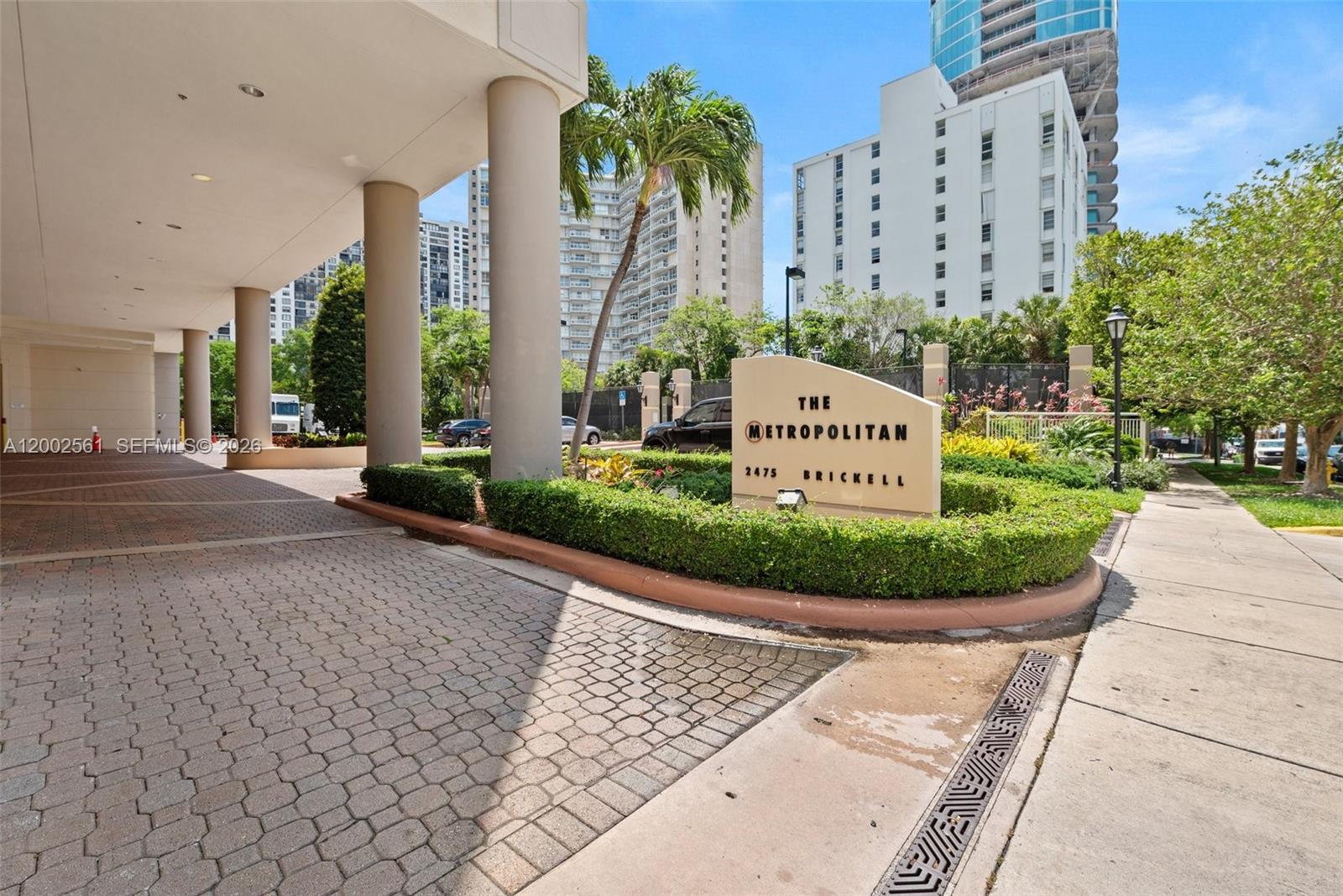 MOTIVATED SELLER. Experience elevated urban living in this spacious 1-bedroom, 1-bathroom residence at The Metropolitan in the heart of Brickell. This modern unit features an open-concept layout with floor-to-ceiling window, filling the space with natural light and offering sweeping city and partial bay views. Enjoy a sleek kitchen with granite countertops, newer AC, heater and dishwasher, and in-unit washer/dryer. The Metropolitan offers 24/7 concierge, complimentary valet, a resort-style pool, fitness center, tennis courts, jacuzzi, sauna, market, social room and onsite management, storage unit and bicycle room—all just steps from world-class dining, shopping, and the Metrorail. Whether you're looking for a stylish home or a smart investment, this is Brickell living at its best. NO assessments.