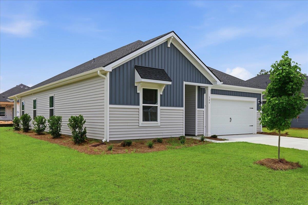 Photo 1 of Single family home for sale at 304 Jessamine St, Little River, SC 29566 | MLS# 2609996 | Listing updated on 2026-09-18