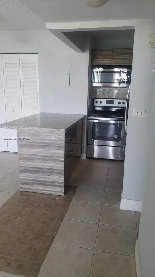 Homes for sale in Miami, FL | 8840 Fontainebleau Blvd, Miami, FL 33172 | Houzeo