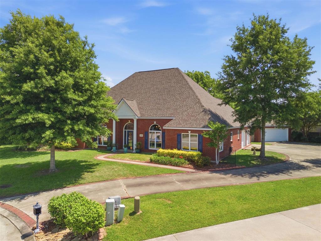 2403 Misty Wood Dr Drive — photo 2