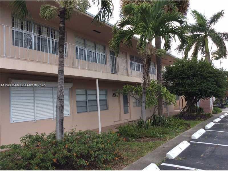 Park Side Manor B Condo I