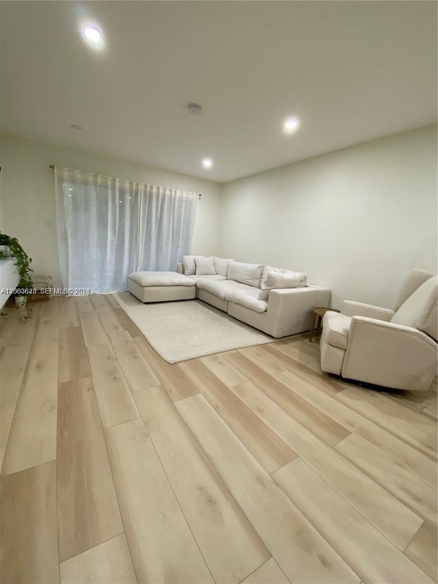 Tallwood West Condo
