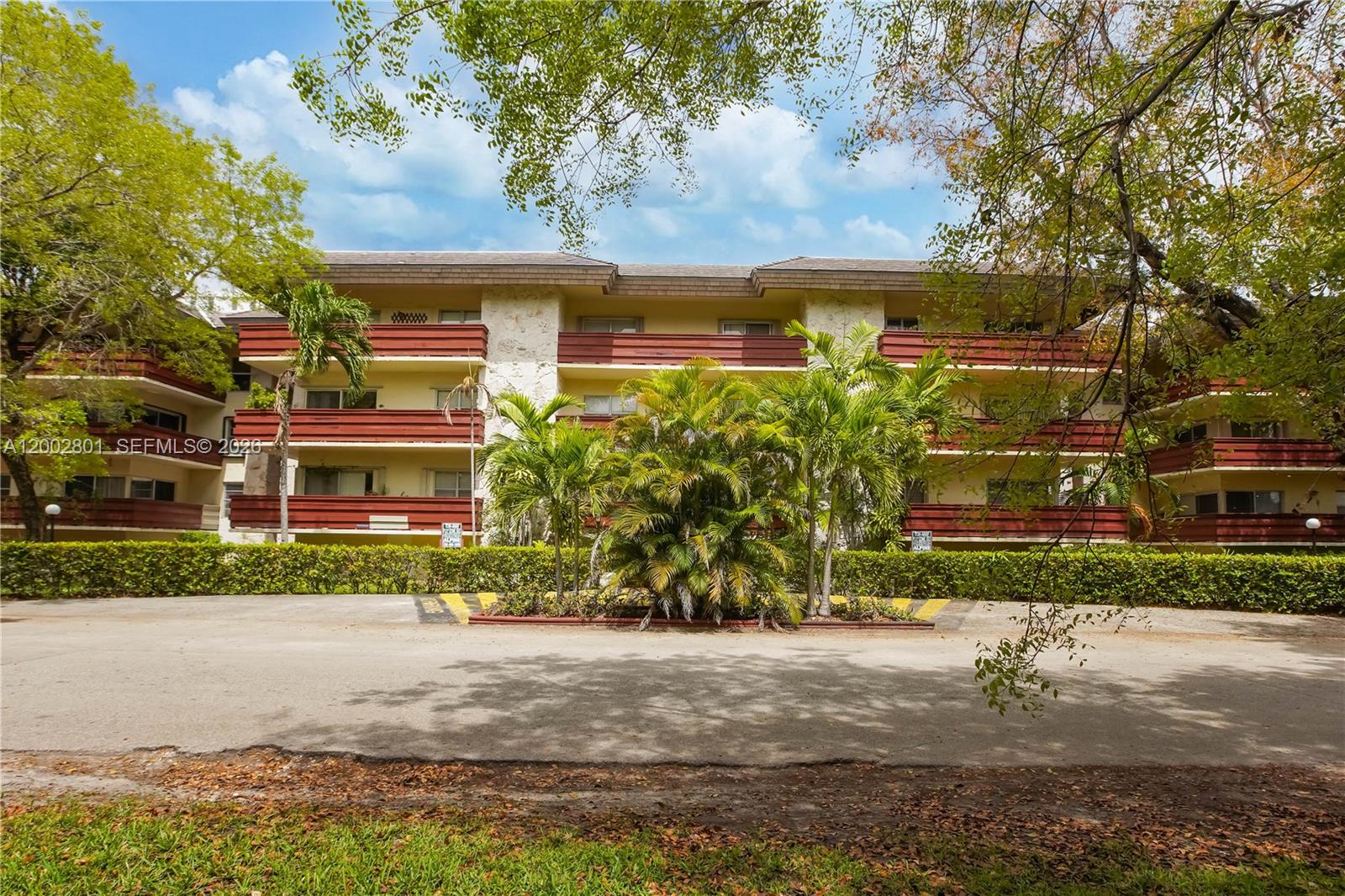 Spacious one-bedroom condo offering exceptional privacy in the heart of Coral Gables. Enjoy a peaceful setting just minutes from the University of Miami. The building has just completed its 50-Year Recertification, with reserves in place.