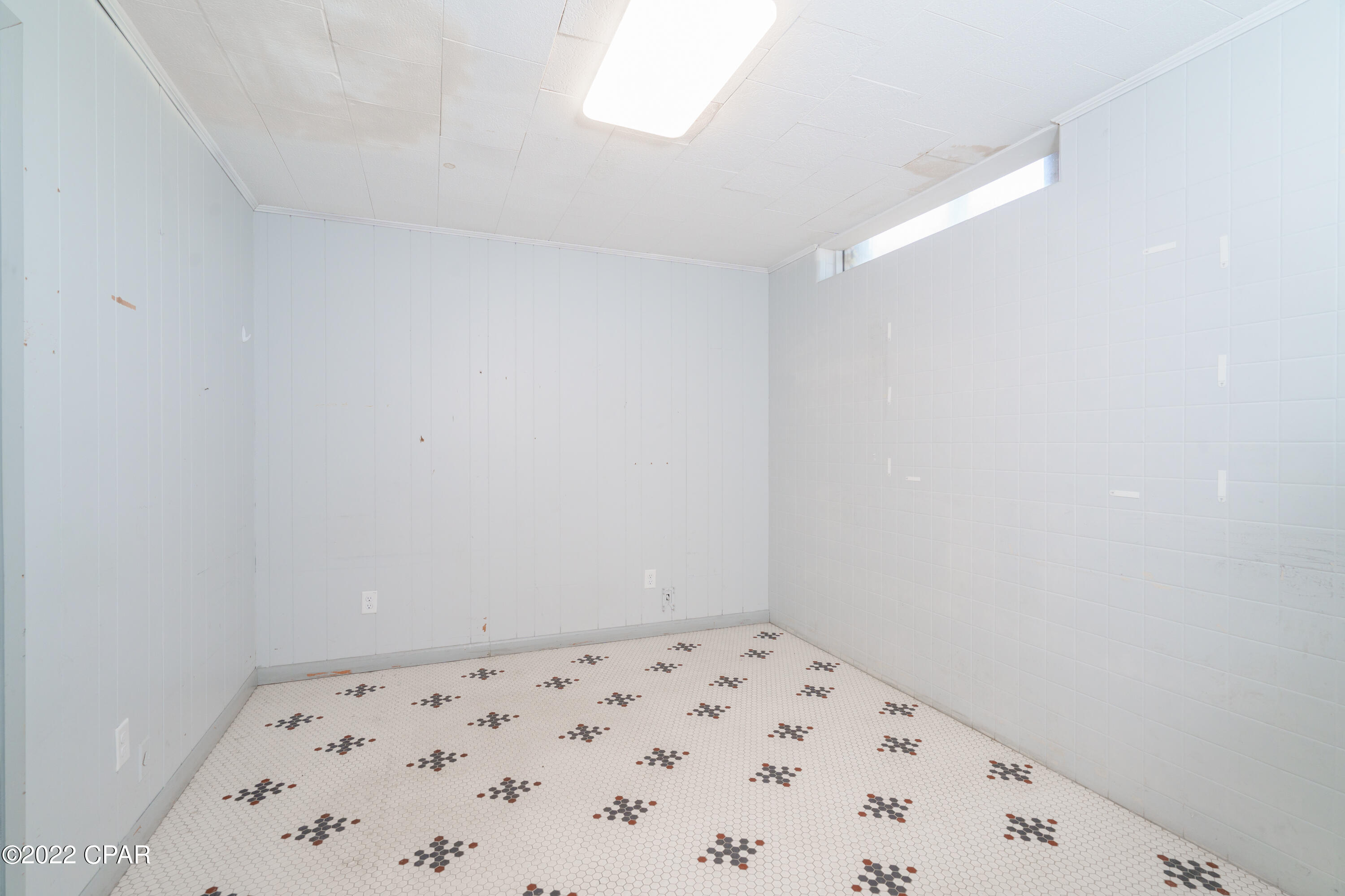 Image 15 For 1919 Drummond Avenue