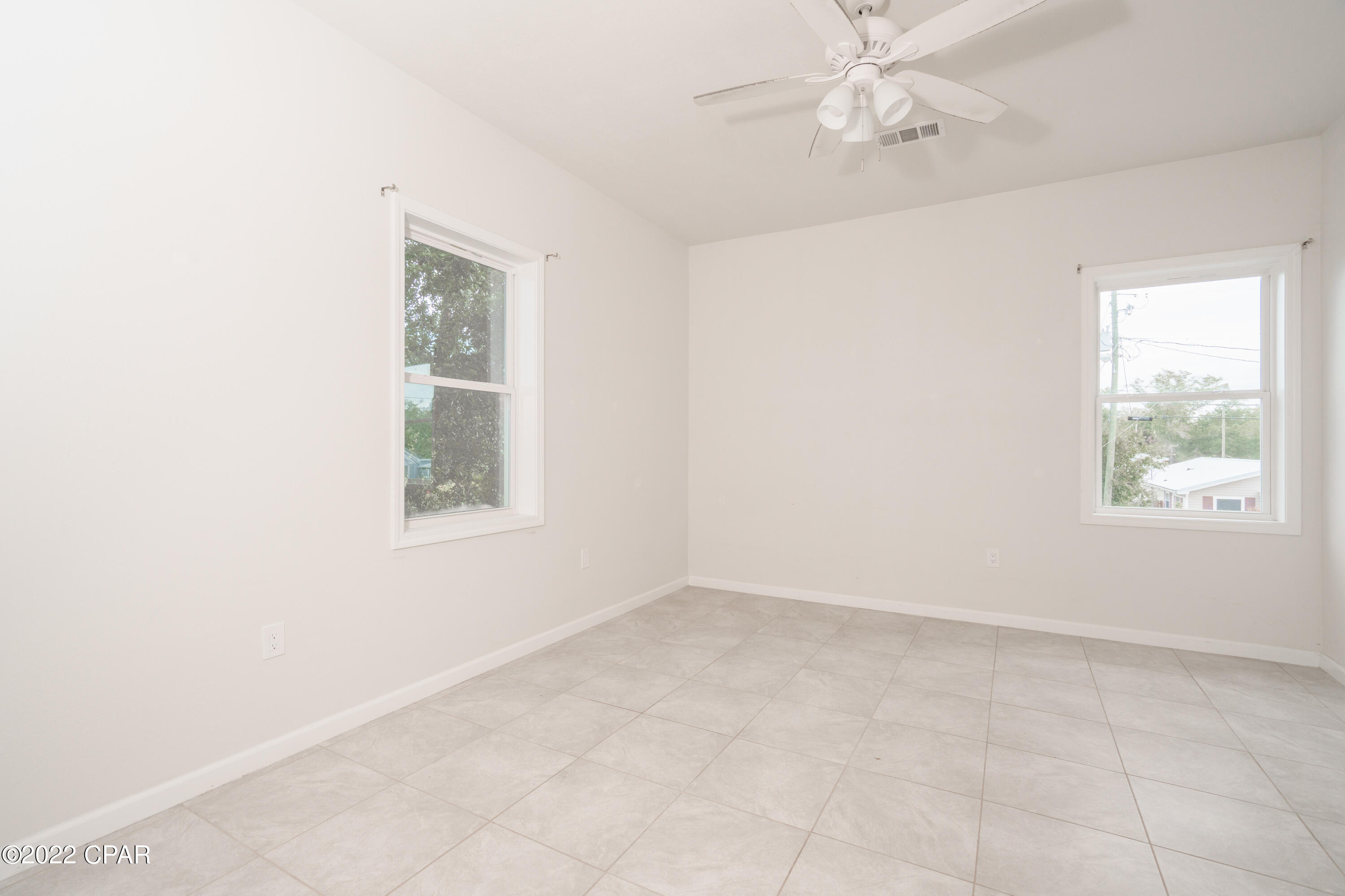 Image 48 For 1919 Drummond Avenue