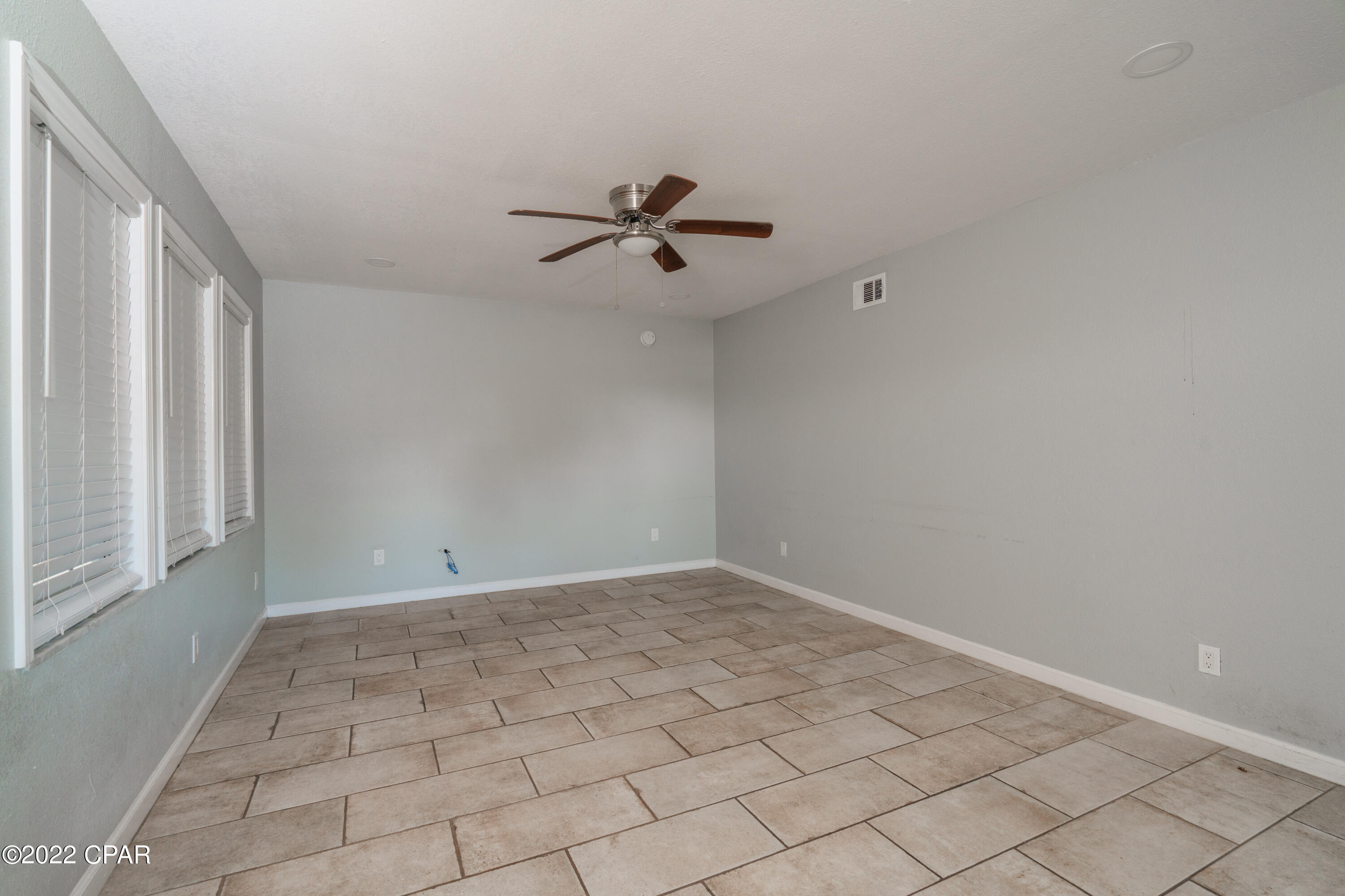 Image 52 For 1919 Drummond Avenue