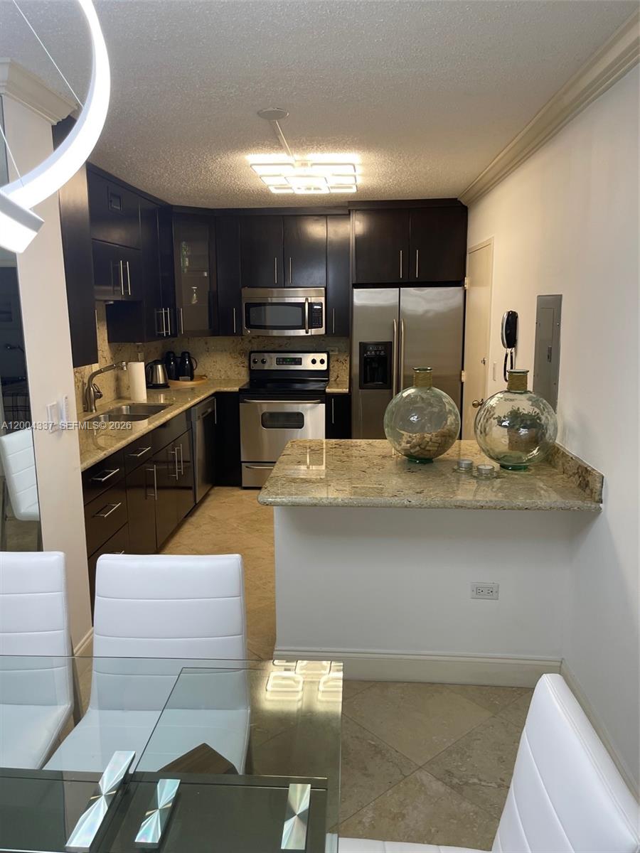 5555 Collins Ave Unit 7 Z, Miami Beach, Florida 33140