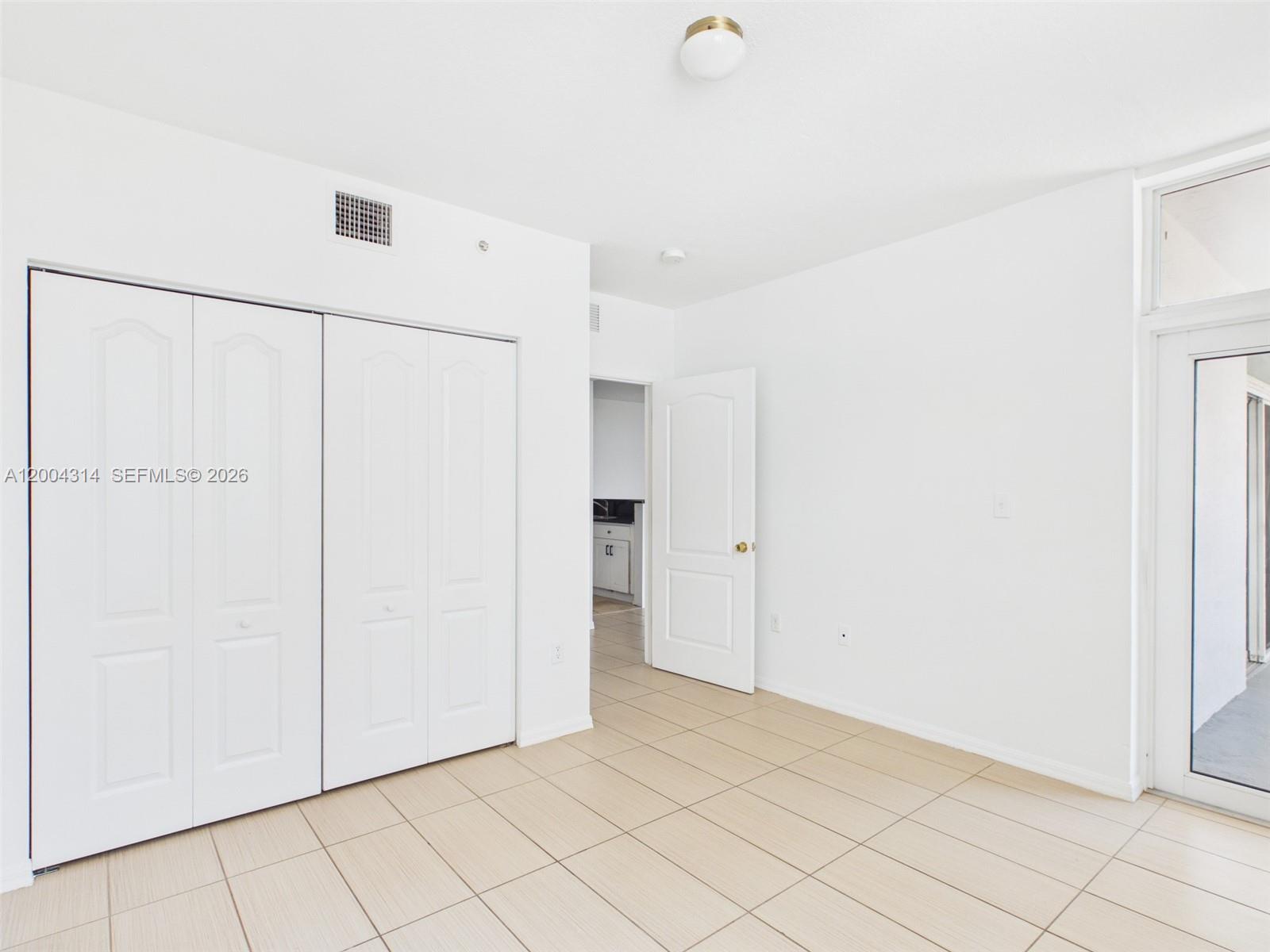 425 NE 30th St 604