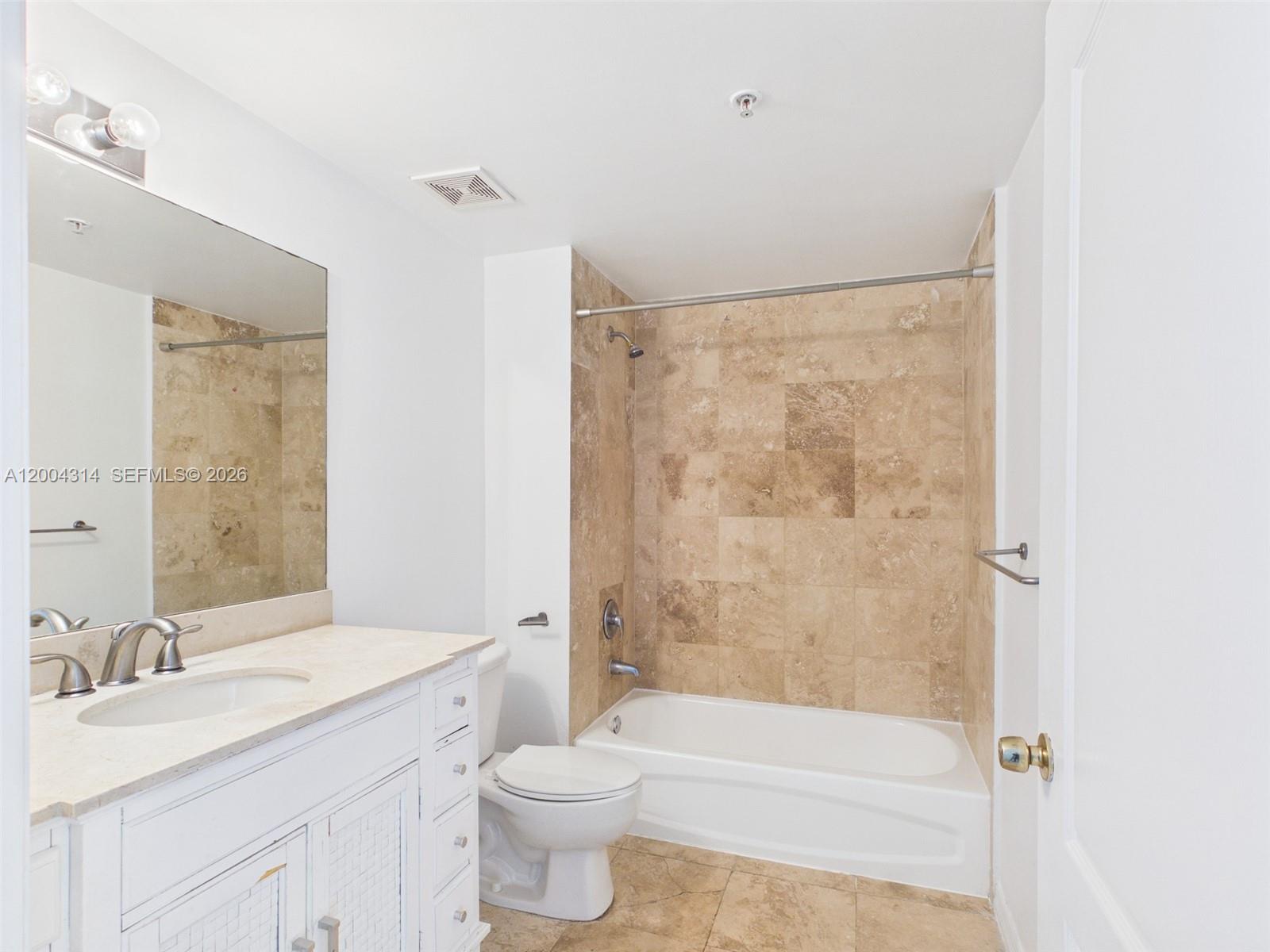 425 NE 30th St 604
