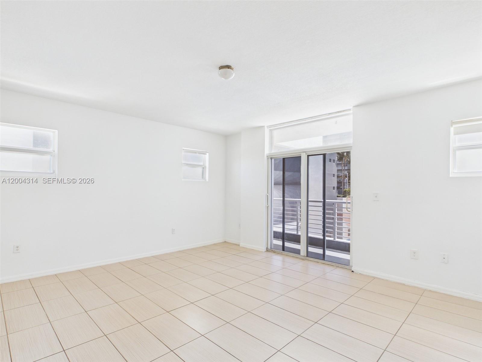 425 NE 30th St 604