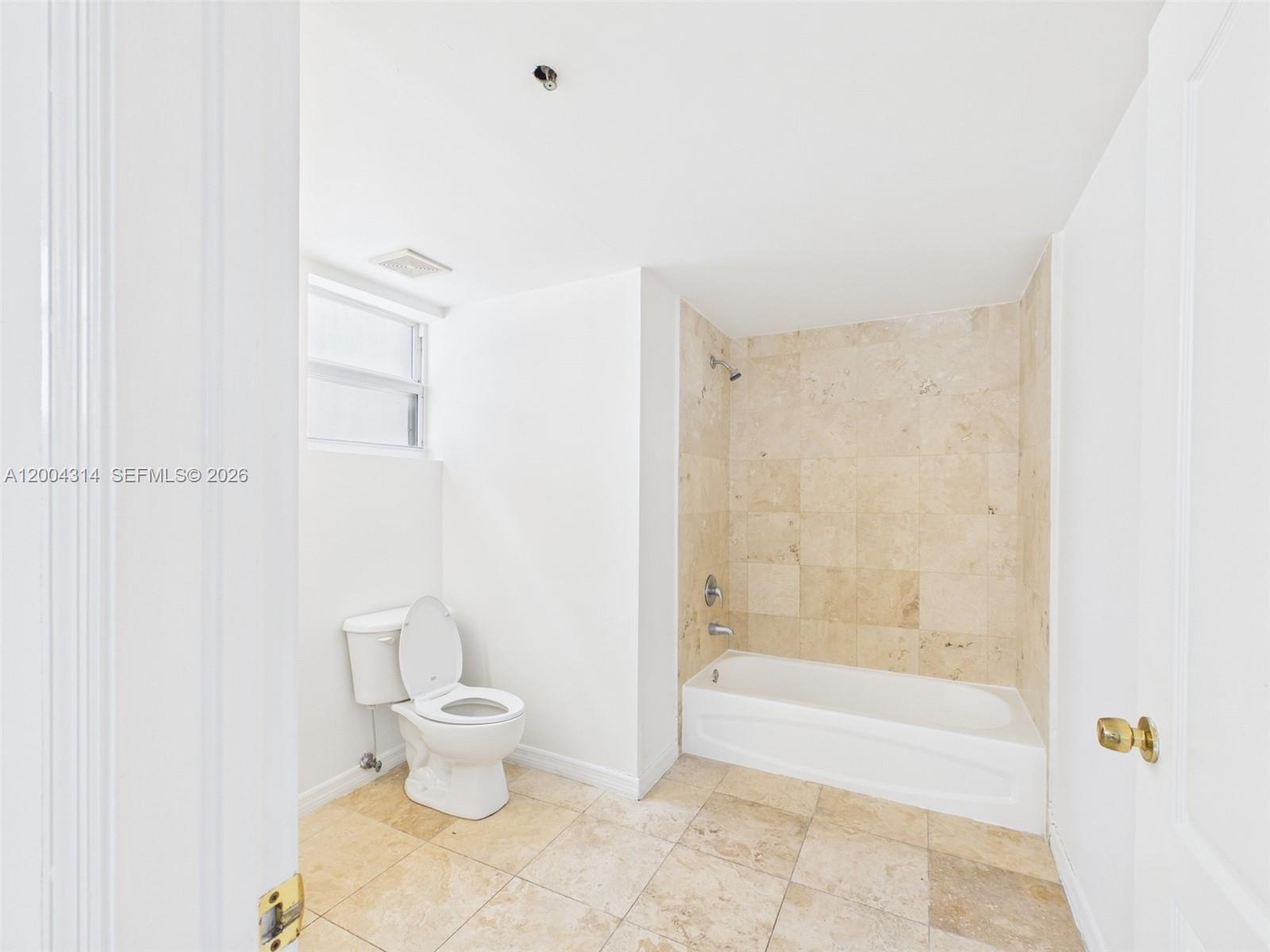 425 NE 30th St 604
