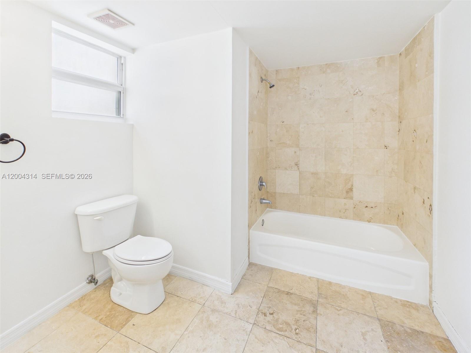 425 NE 30th St 604
