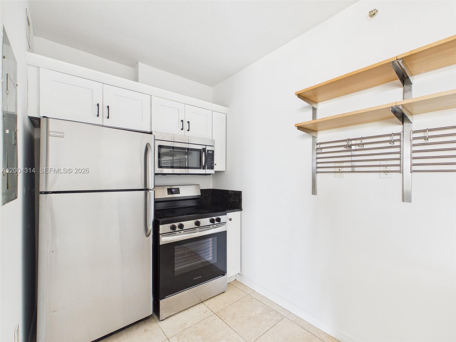 425 NE 30th St 604