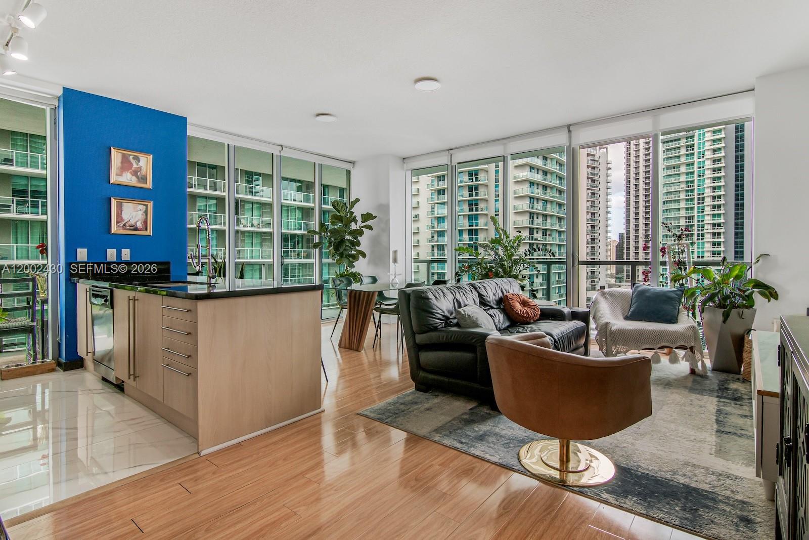 The Axis On Brickell Cond