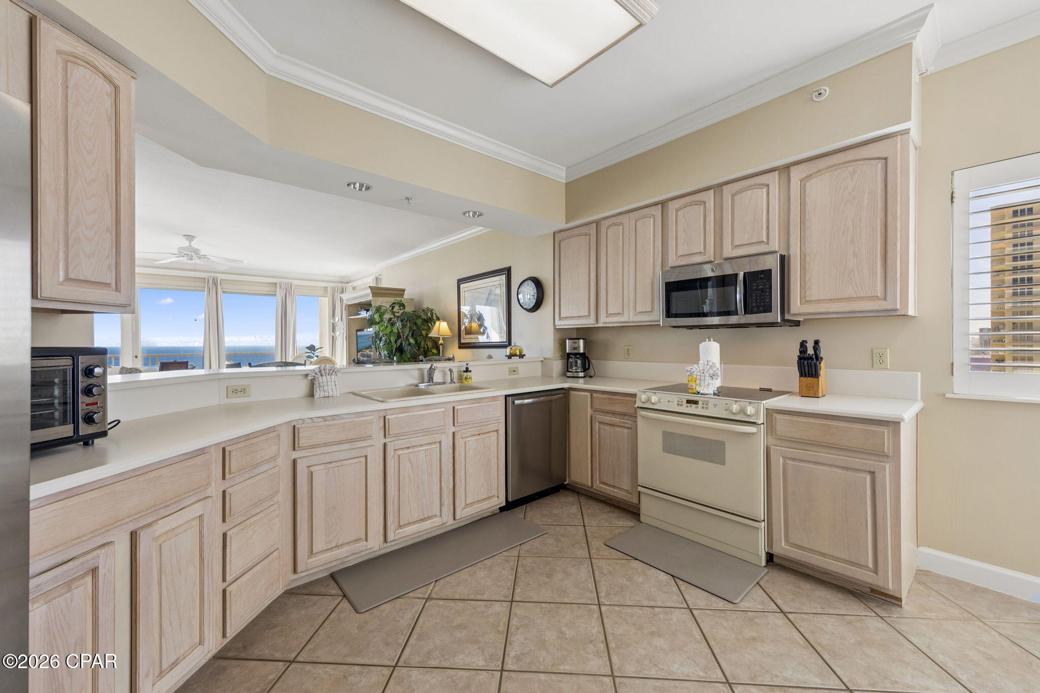 Image 26 For 8601 Surf Drive 10w