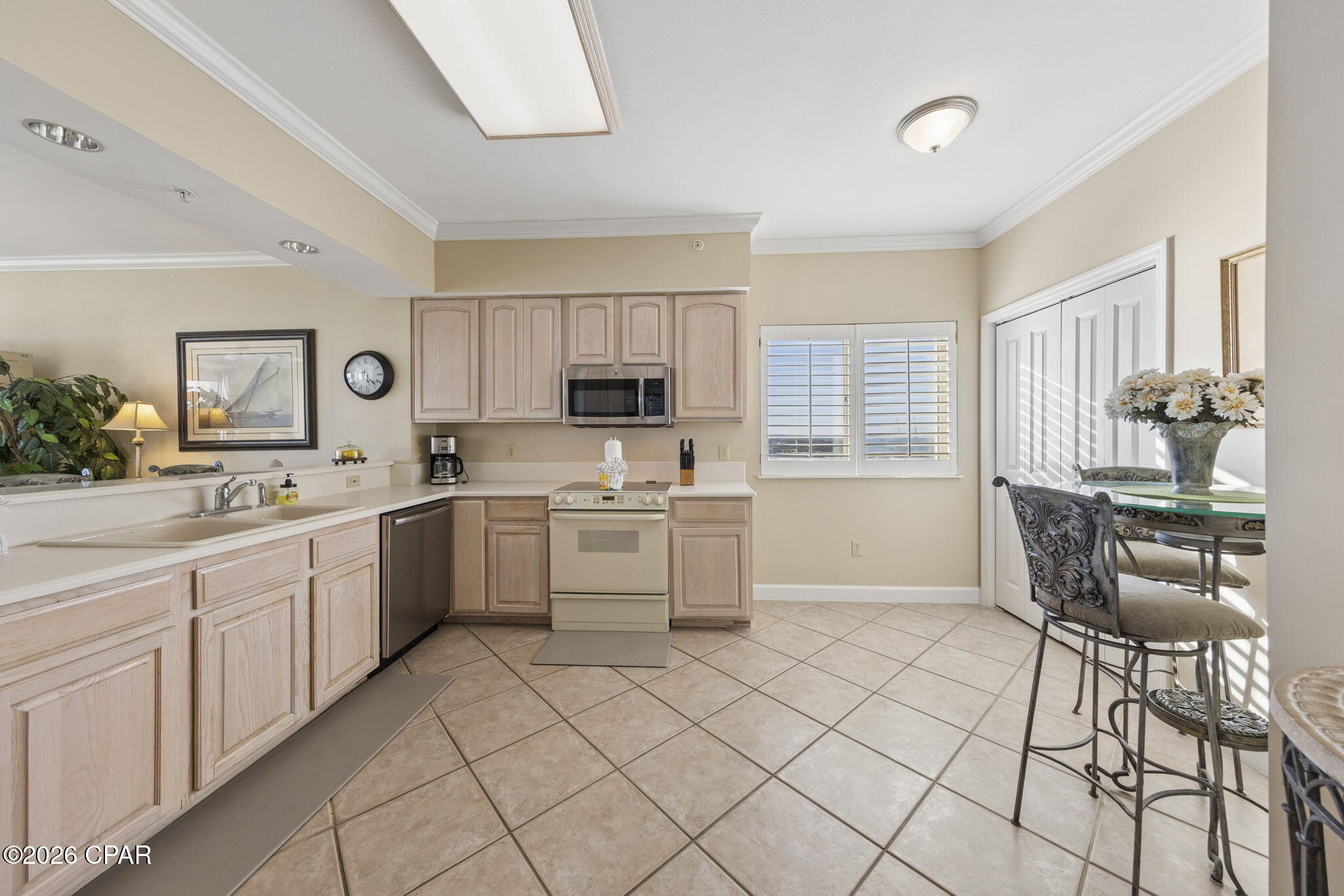 Image 33 For 8601 Surf Drive 10w