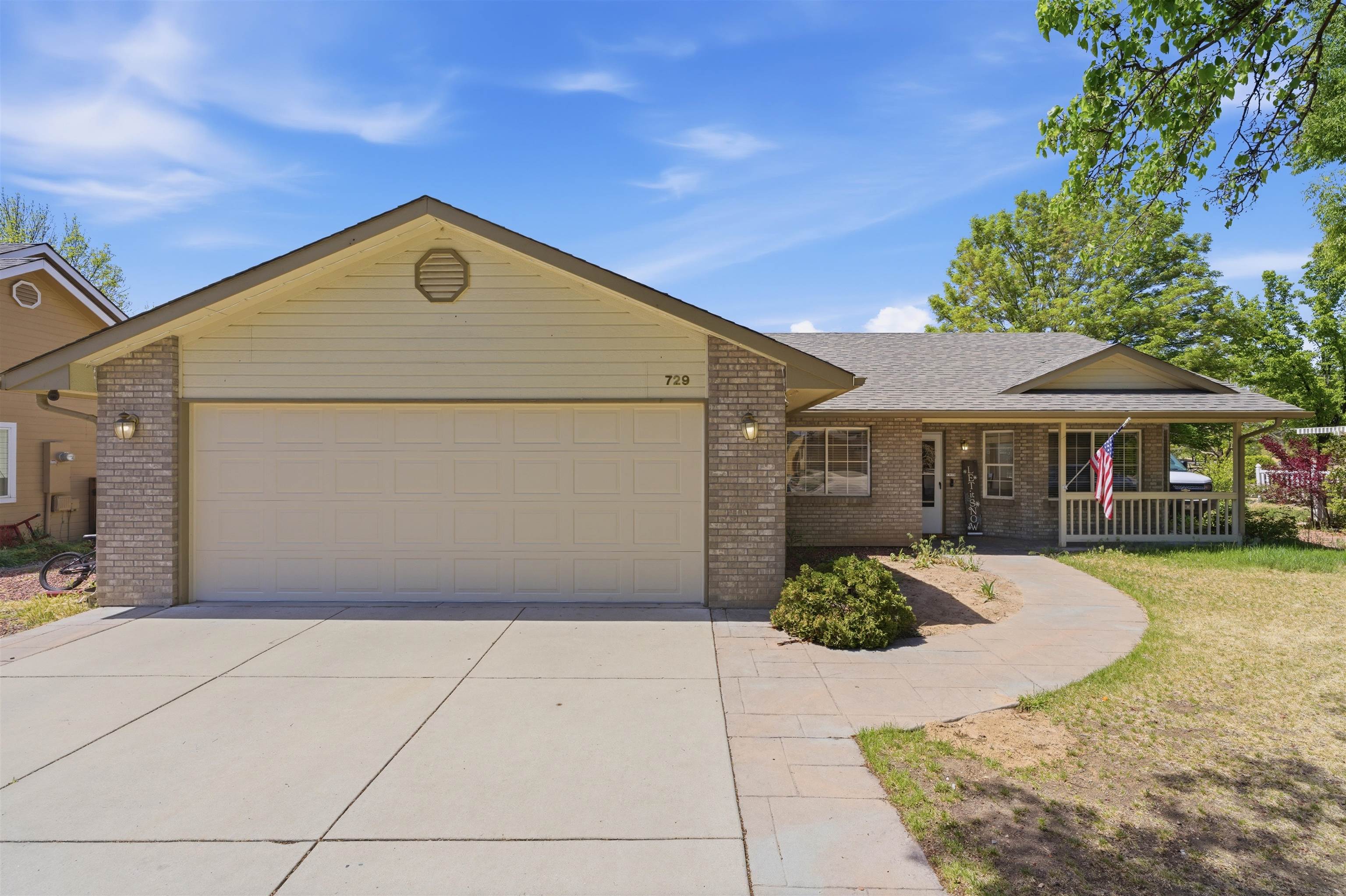 729 Monument View Drive