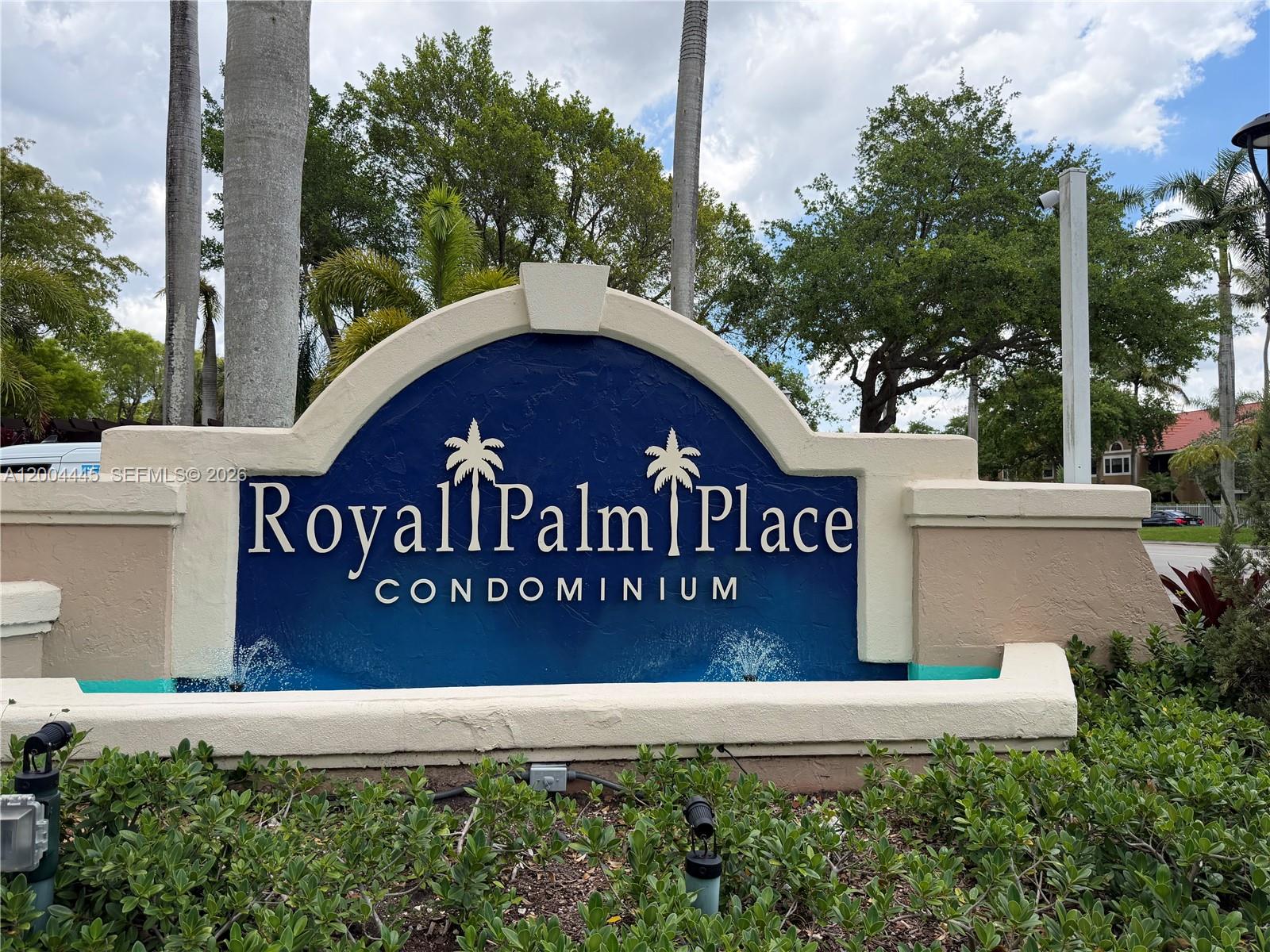 Royal Palm Place