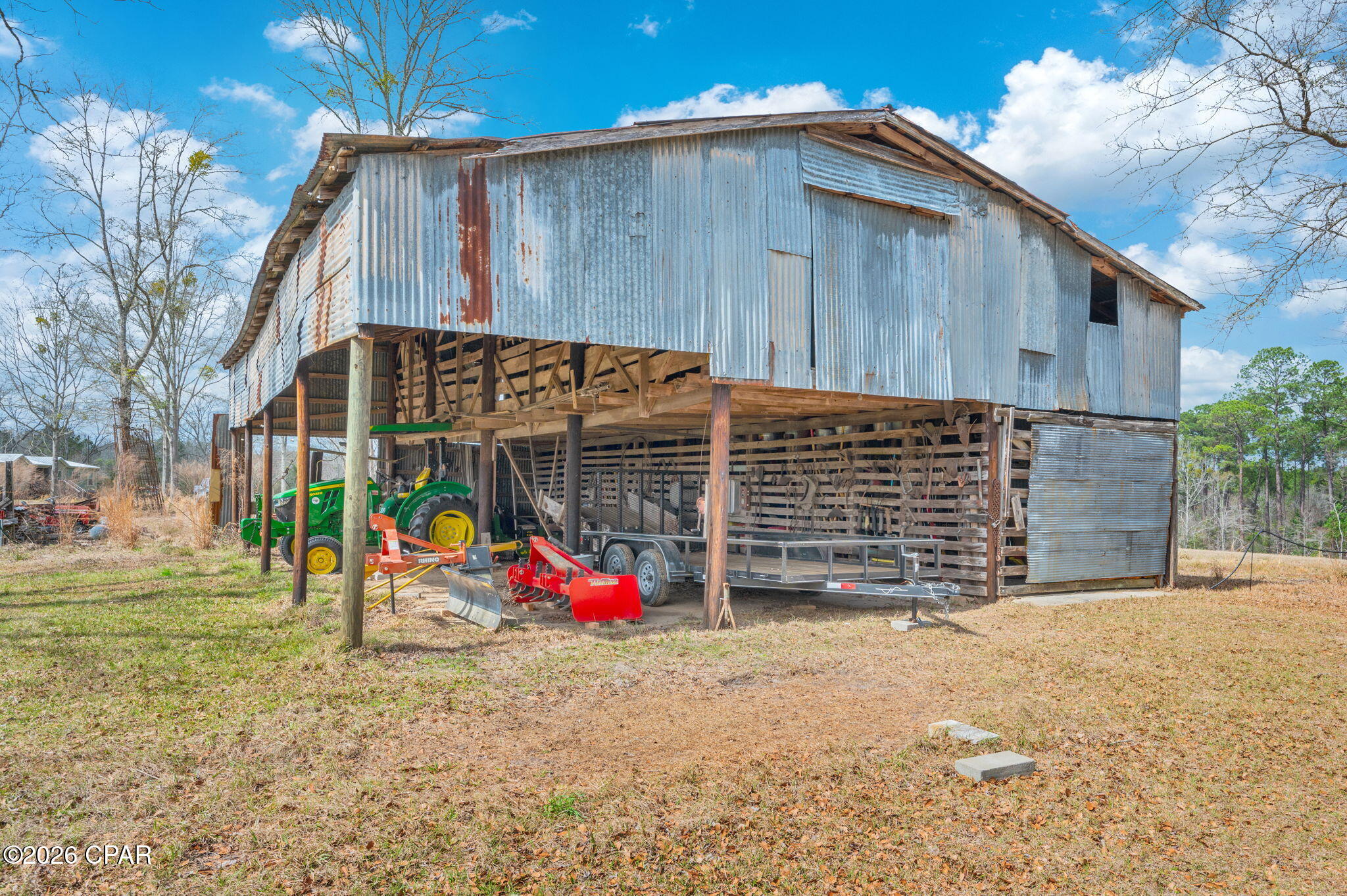 Listing photo id 40 for 686 Alford Road