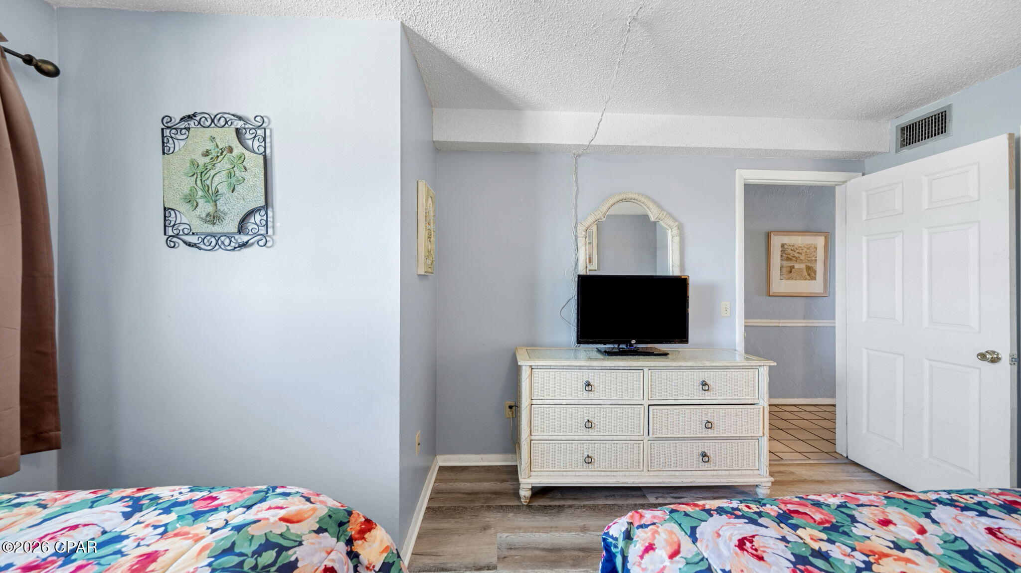 Image 9 For 8743 Thomas Drive 622