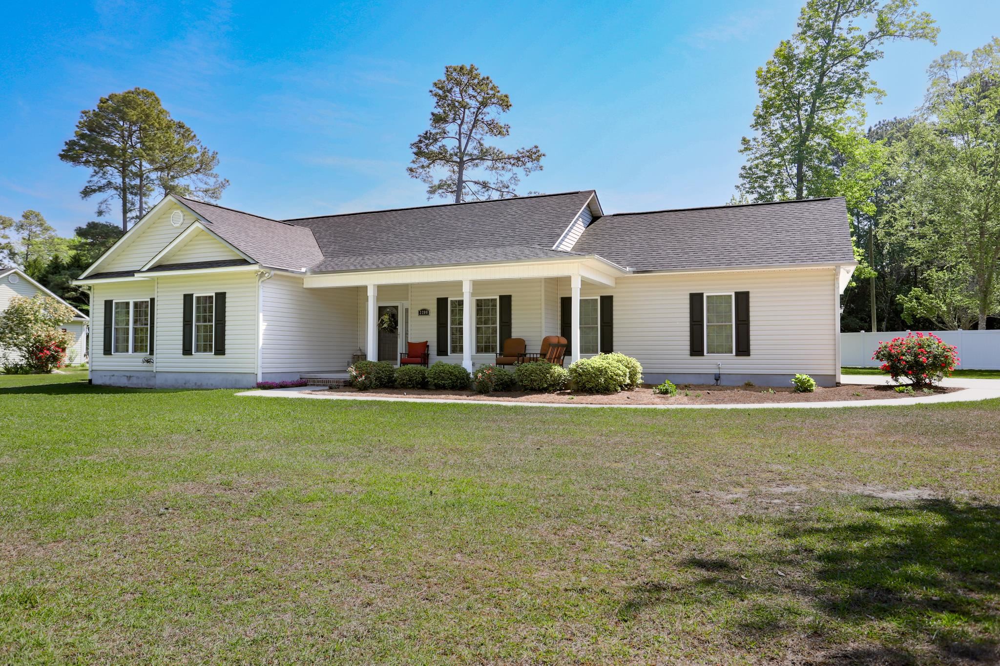 3200 Bryant St. Loris, SC 29569