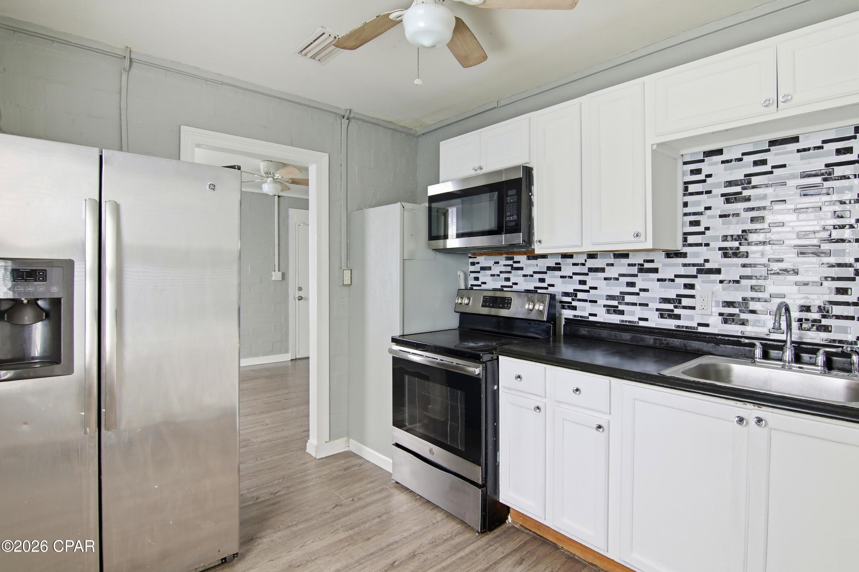 Image 12 For 1324 Lincoln Drive