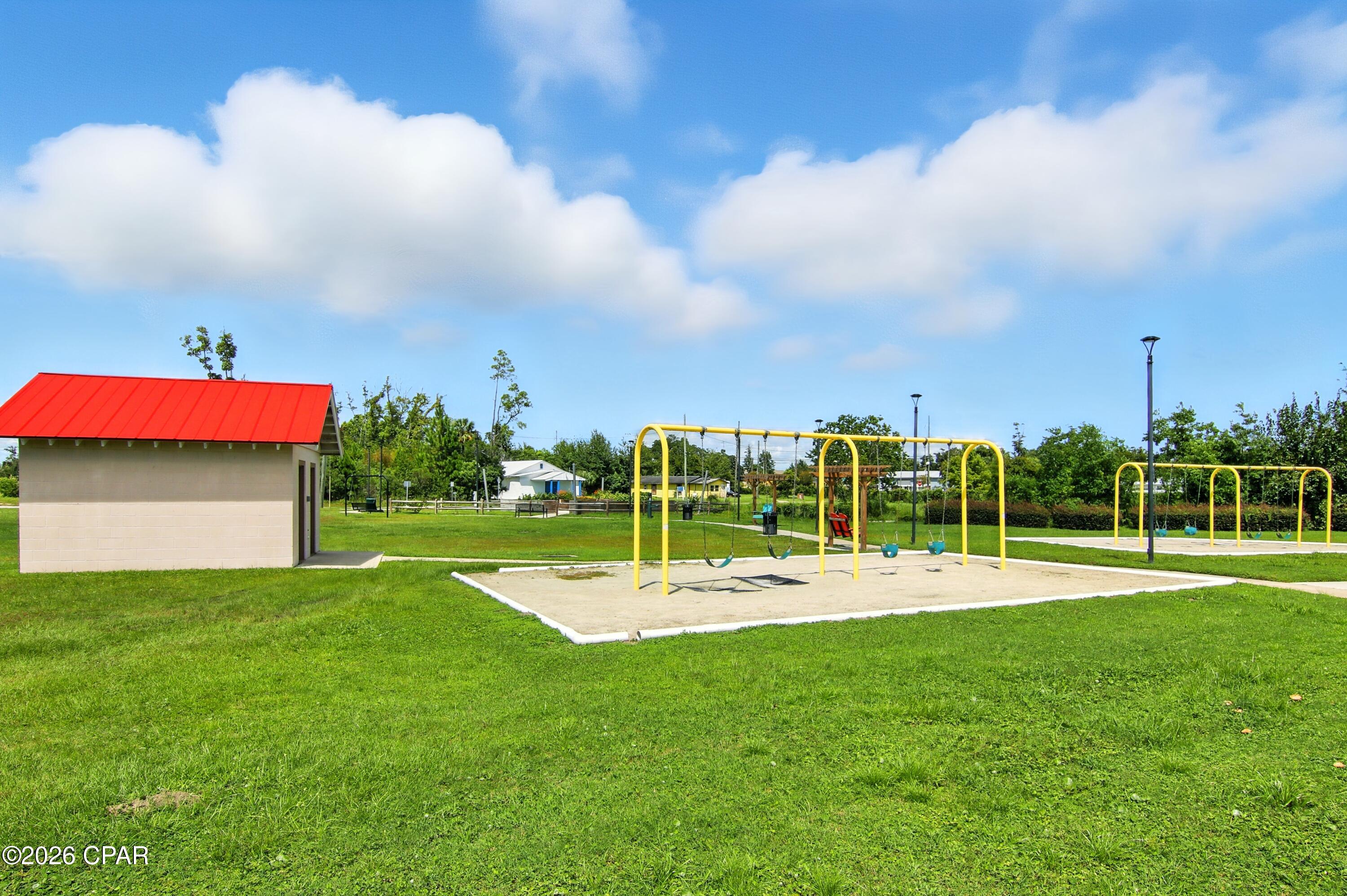 Image 20 For 1324 Lincoln Drive