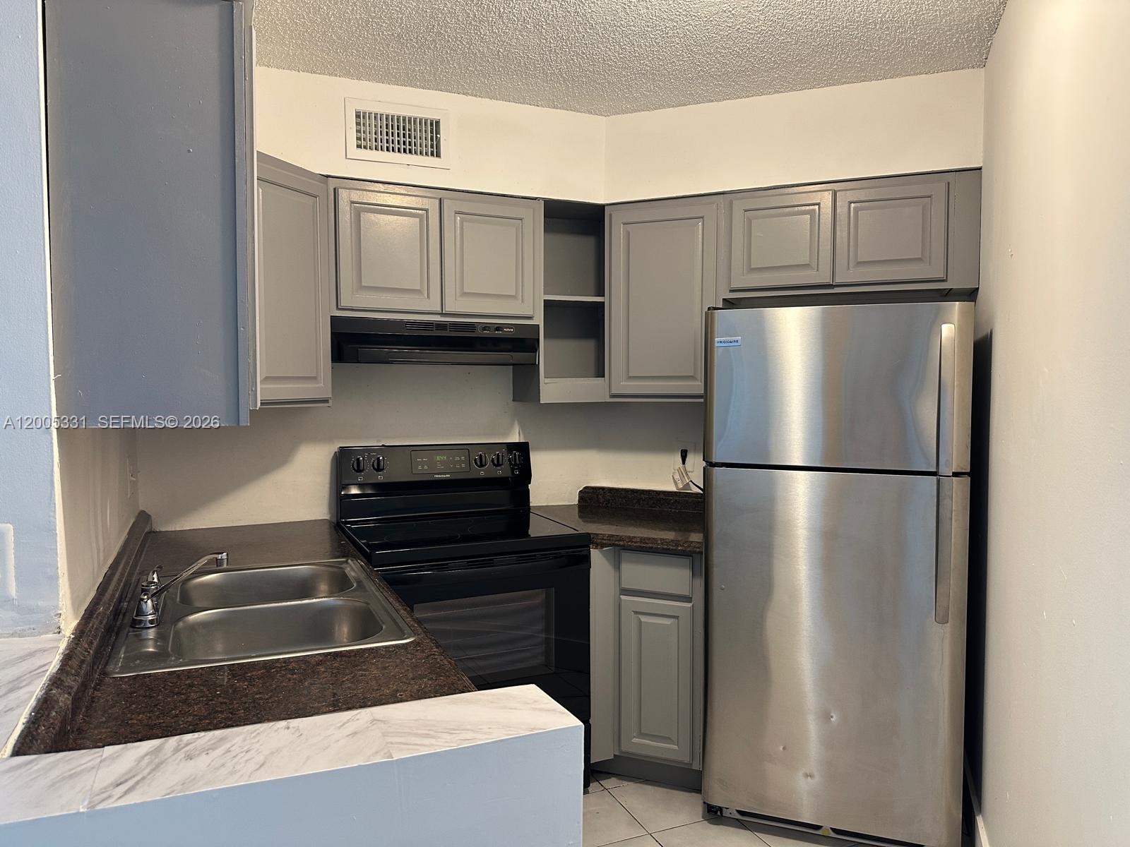 Lake Pointe Condominium N