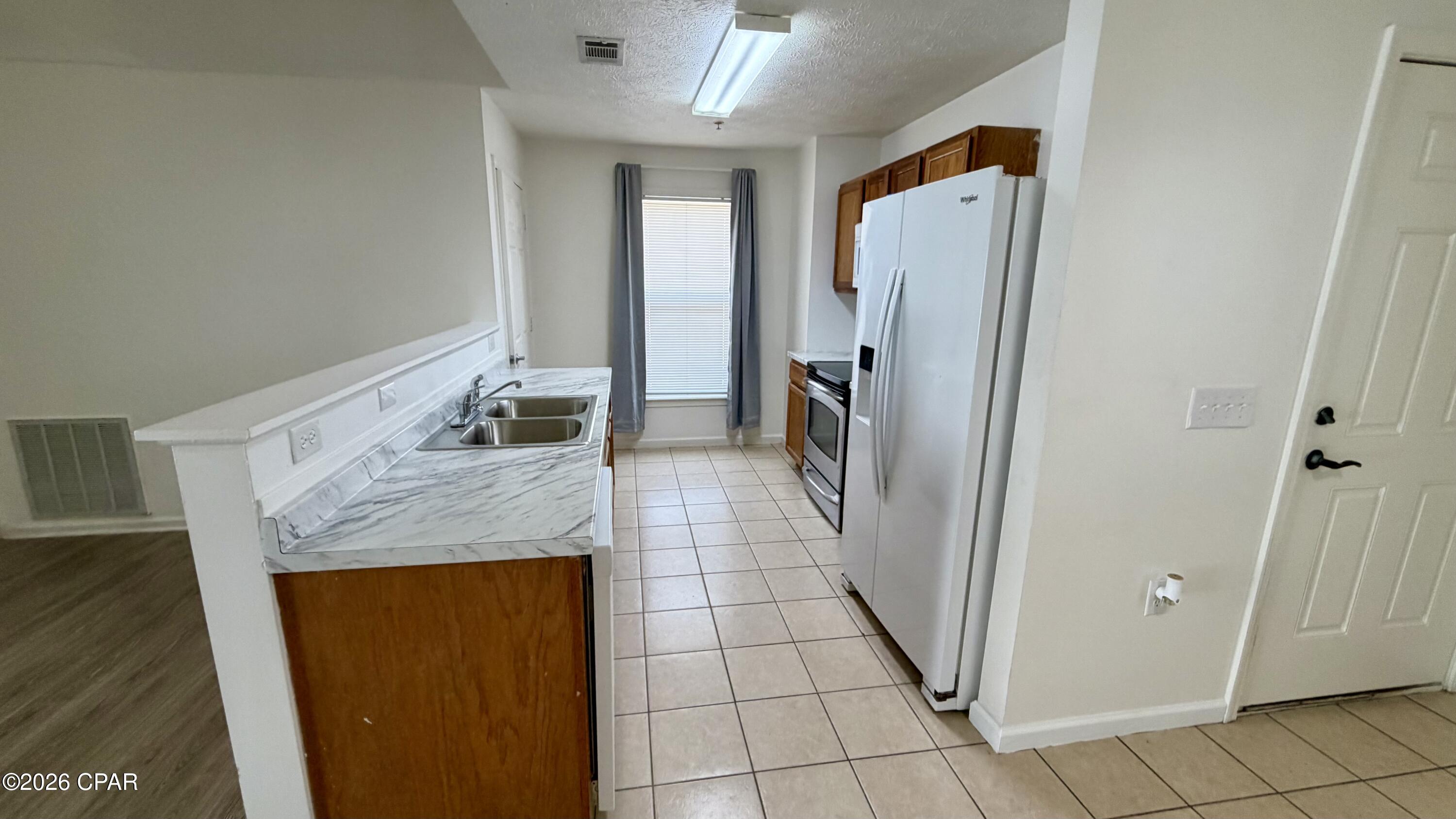 Image 3 For 9117 Laird Street 9125