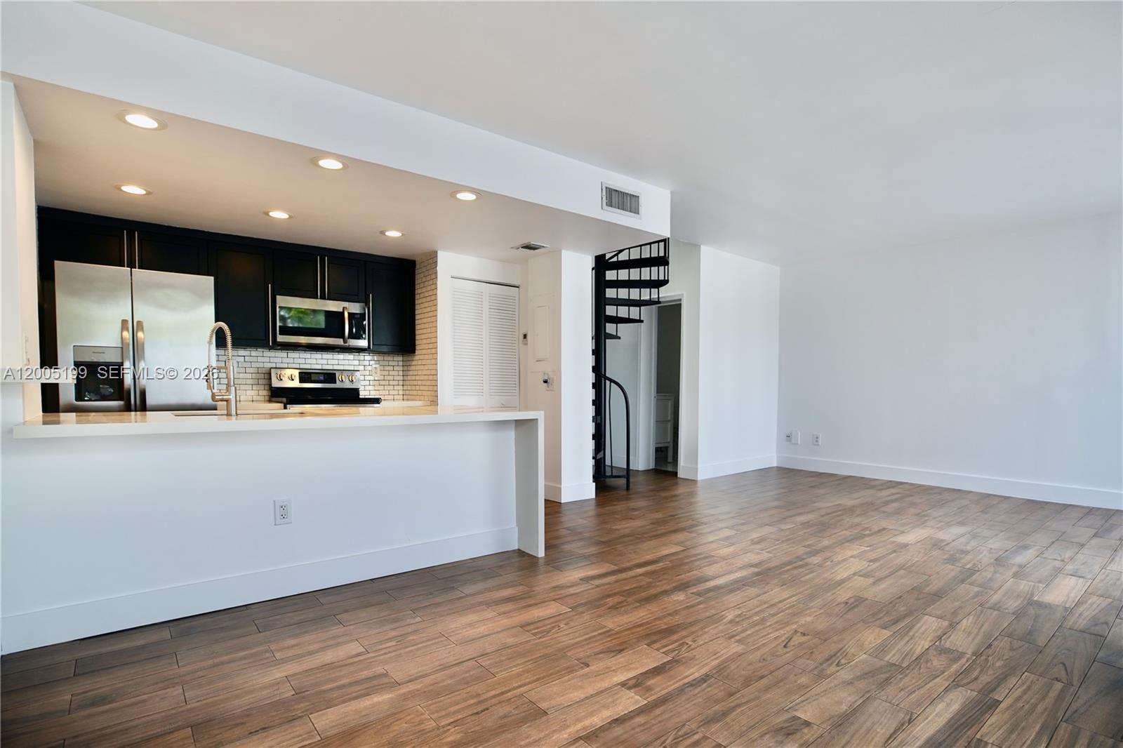 Jackson Peacocks Sub 3-18