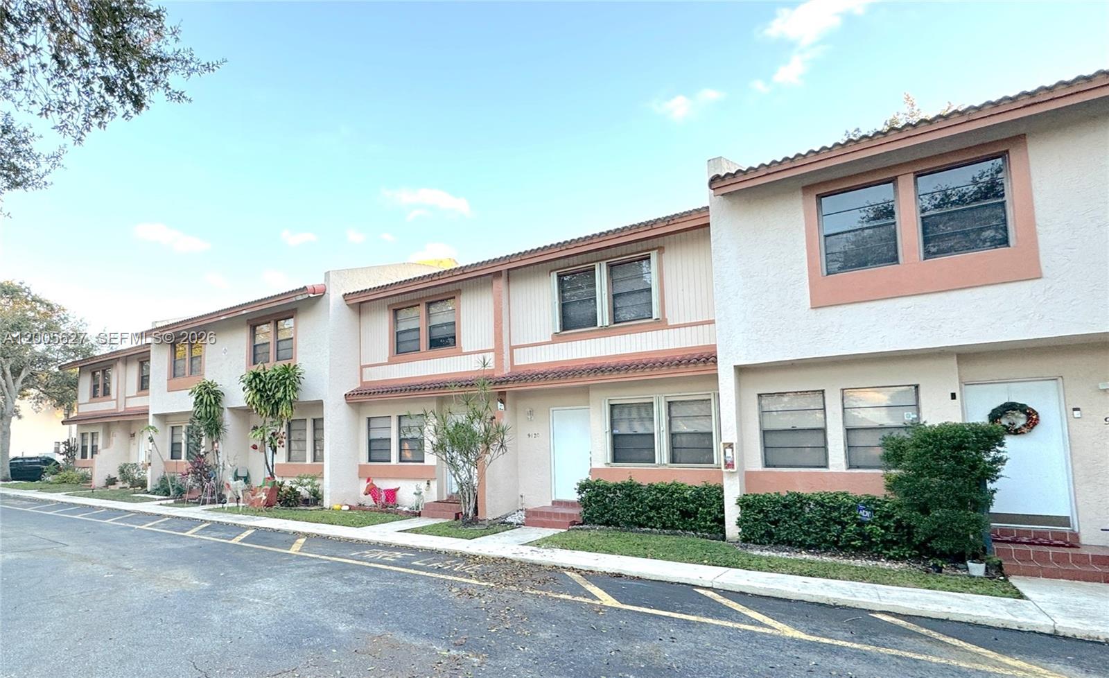 Fairway Townhouses Condo