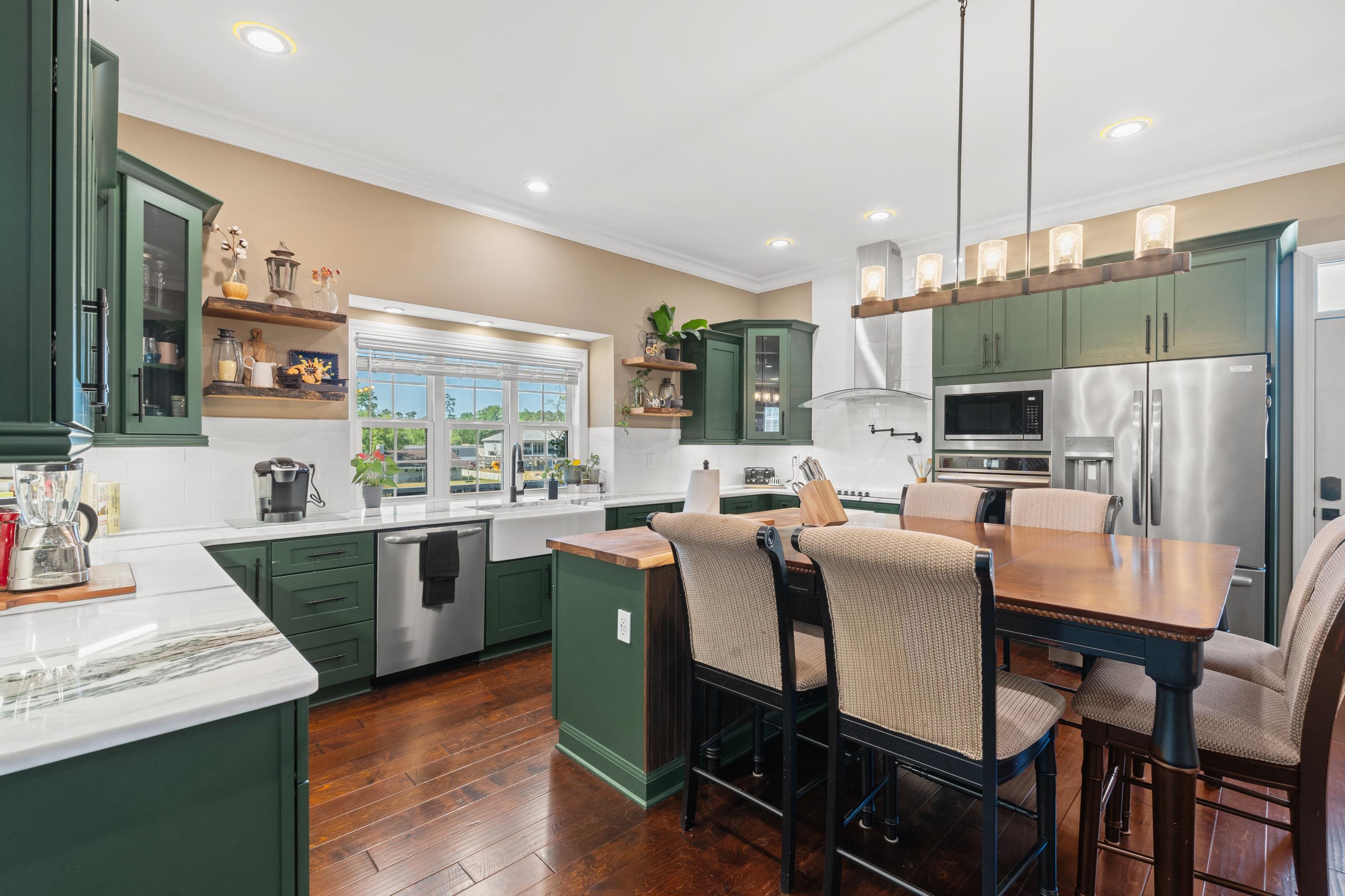 2618 Riverside Dr. 