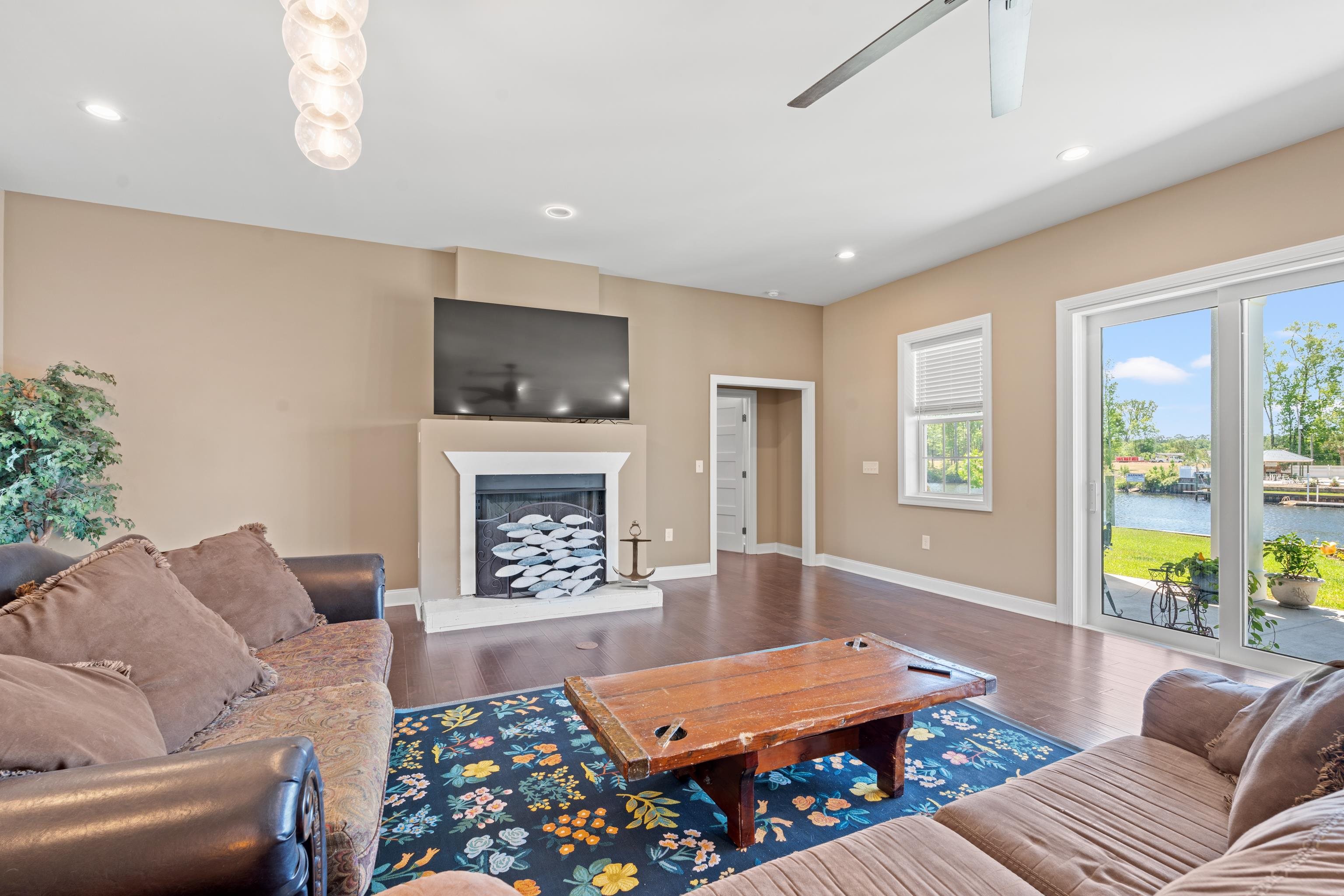 2618 Riverside Dr. 