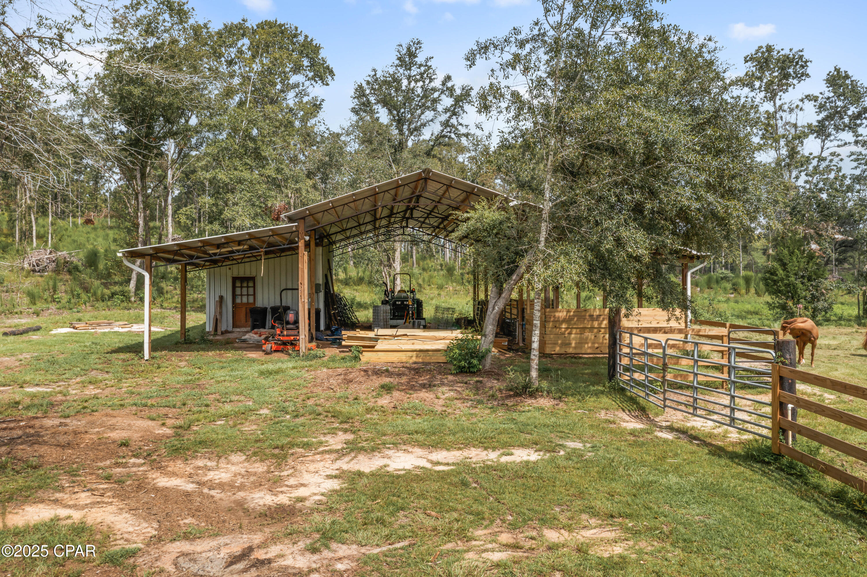Listing photo id 23 for 2822 River Road