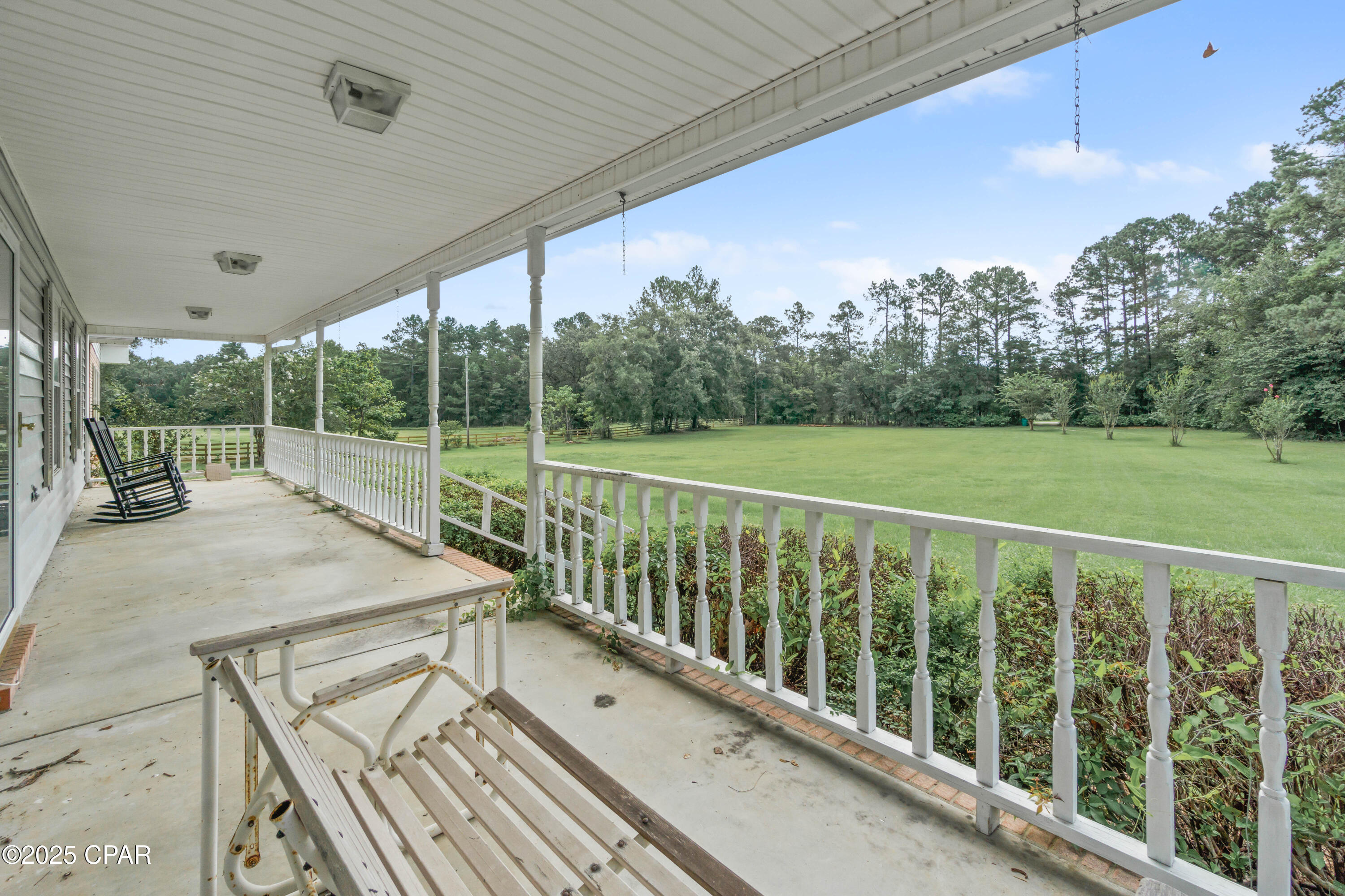 Listing photo id 25 for 2822 River Road