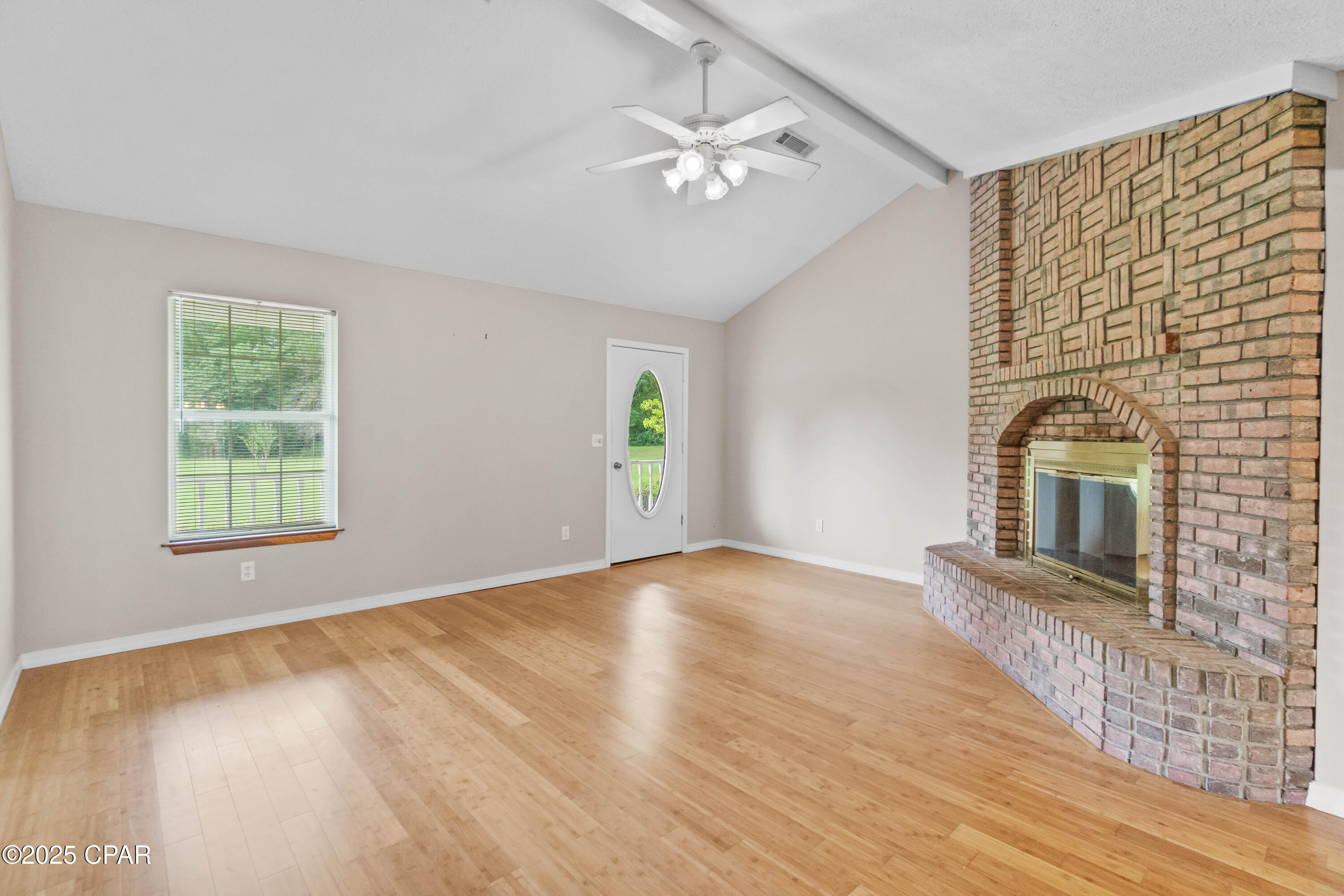 Listing photo id 29 for 2822 River Road