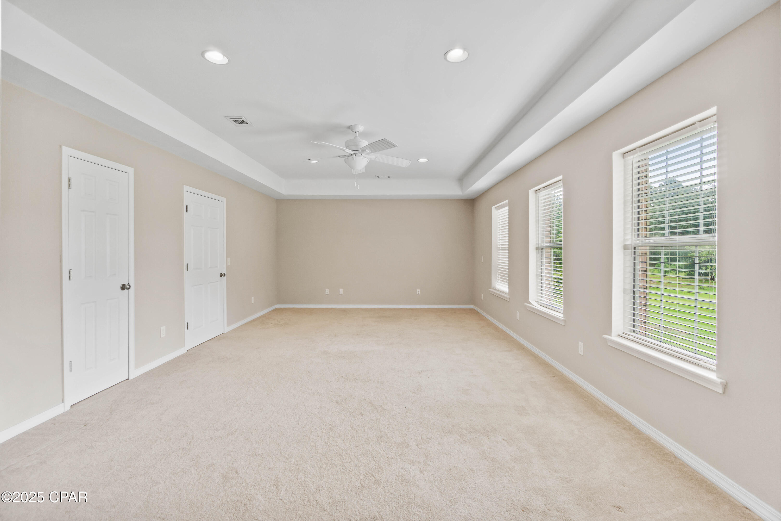 Listing photo id 33 for 2822 River Road