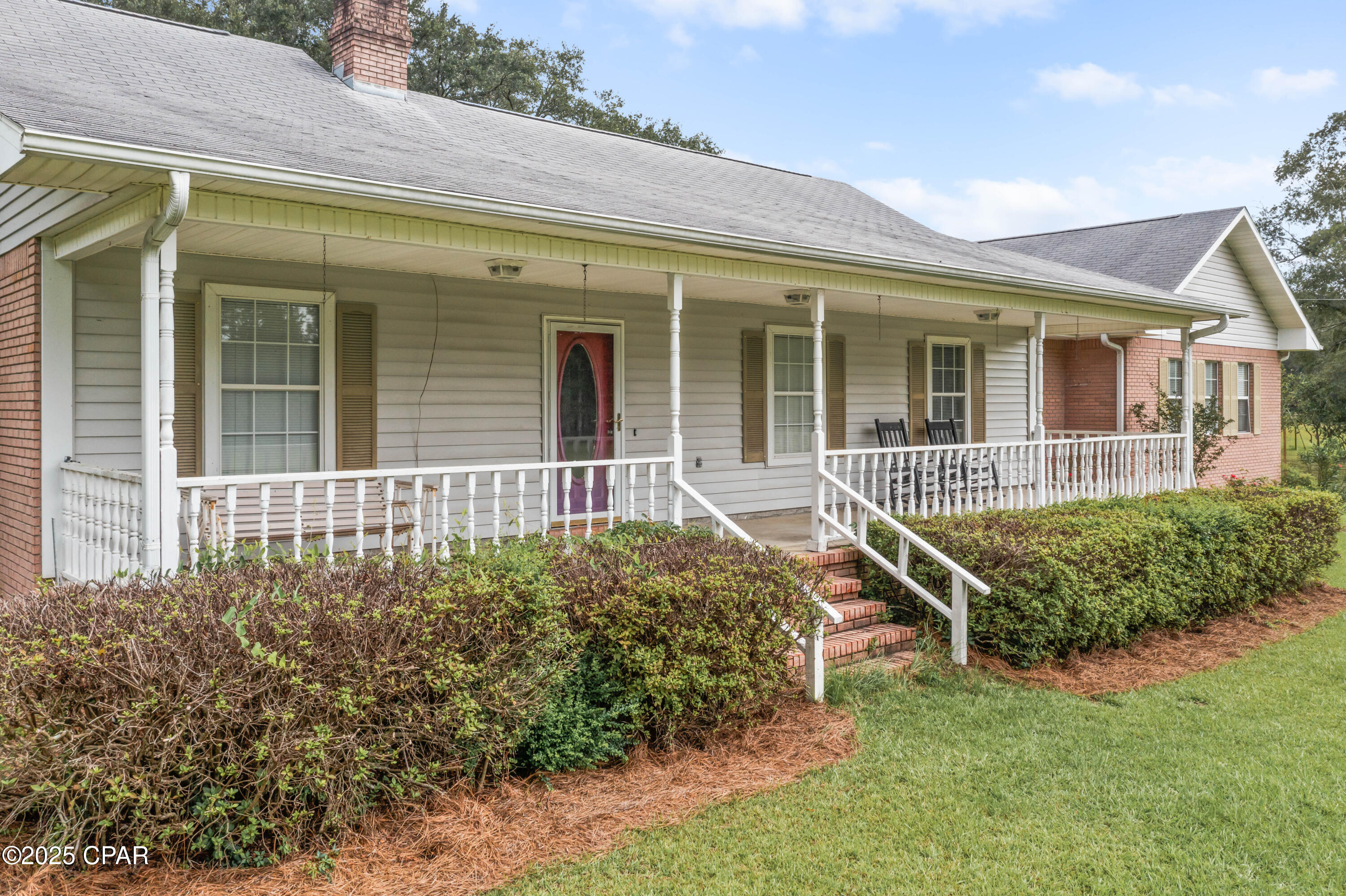 Listing photo id 4 for 2822 River Road