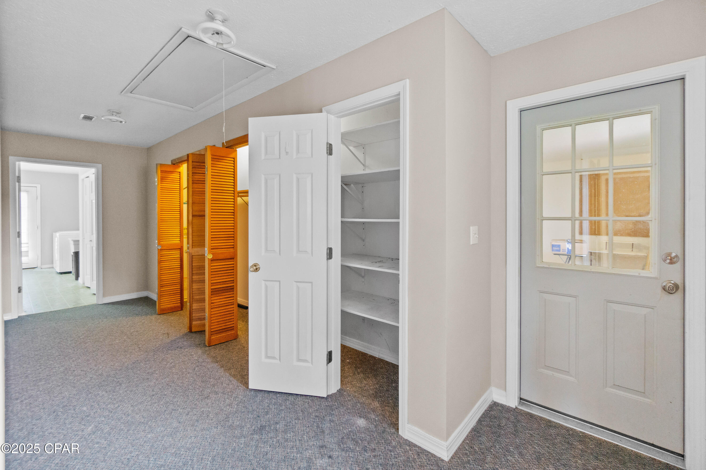 Listing photo id 47 for 2822 River Road