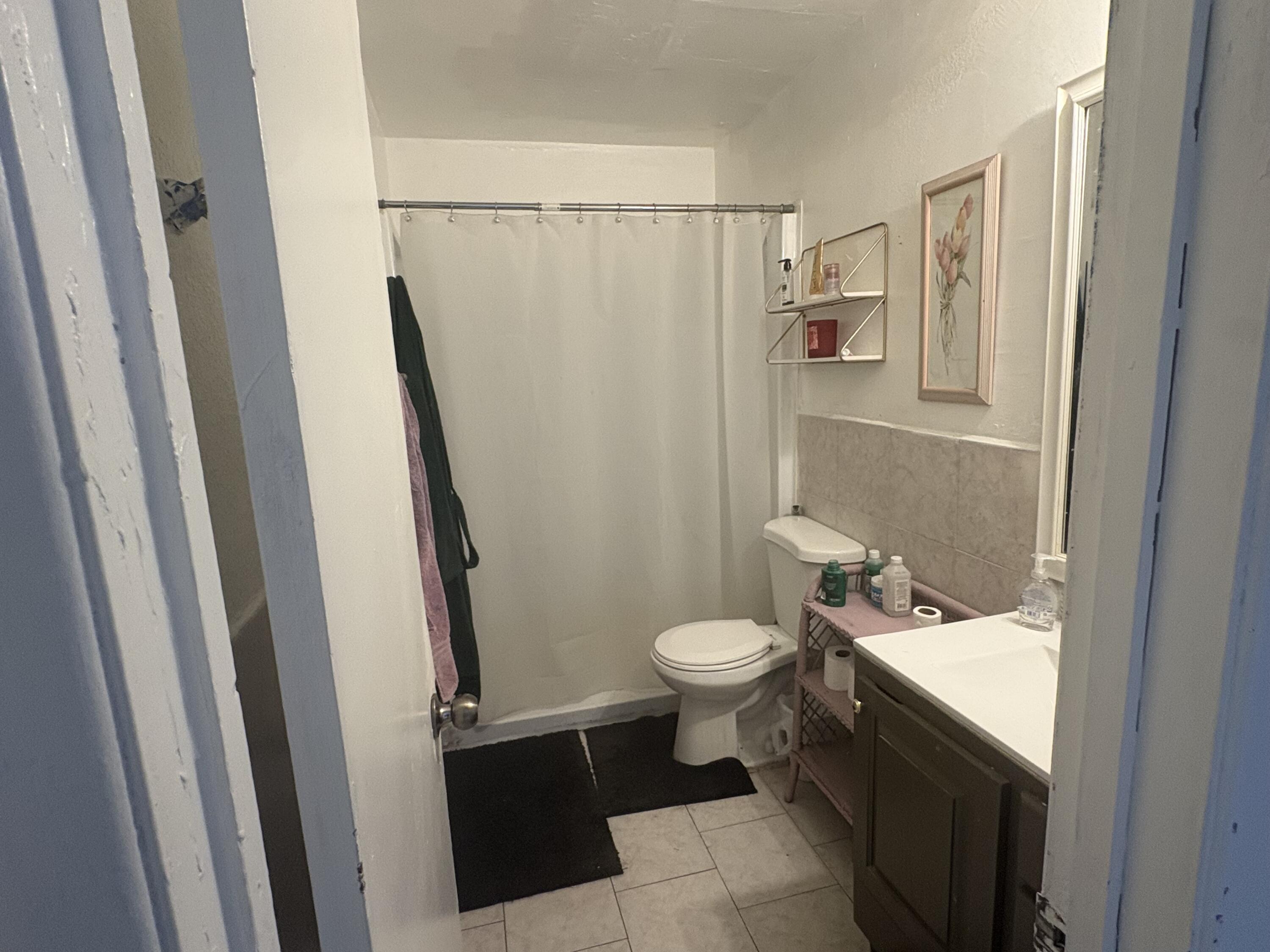Homes for sale in Albuquerque, NM | 3931 Ortiz Ct Ne #APT B, Albuquerque, NM 87110 | MLS# 1102118